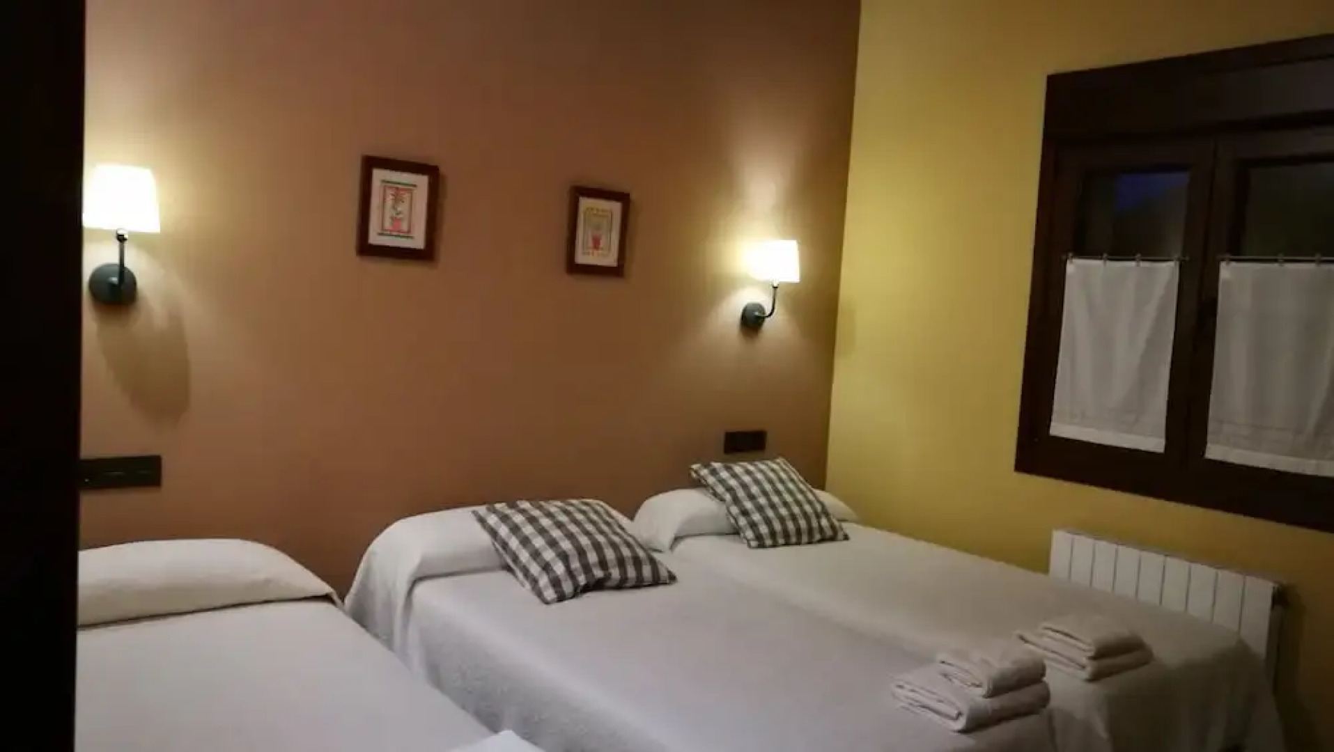 Casas Rurales Entrecastaños