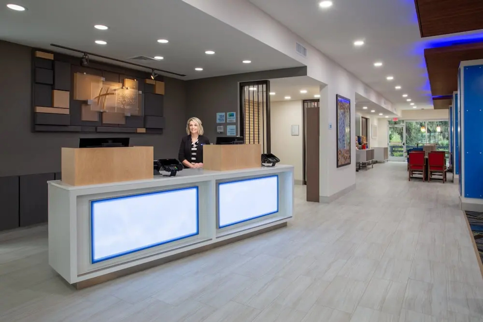 Holiday Inn Express & Suites Deland South