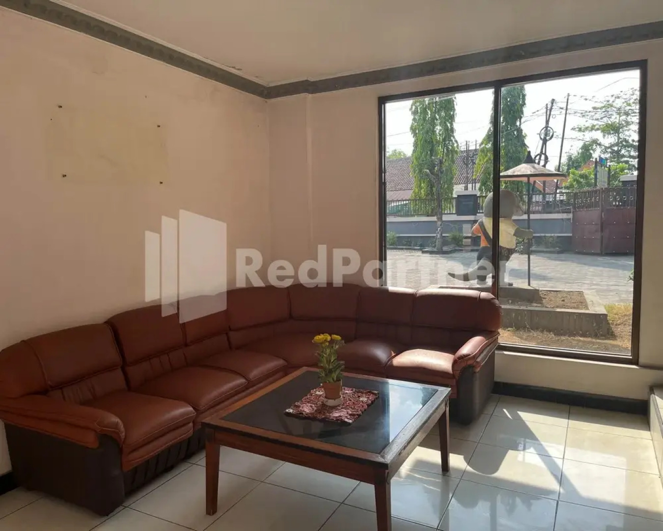 Hotel Dewi near GOR Merdeka Jombang Mitra RedDoorz