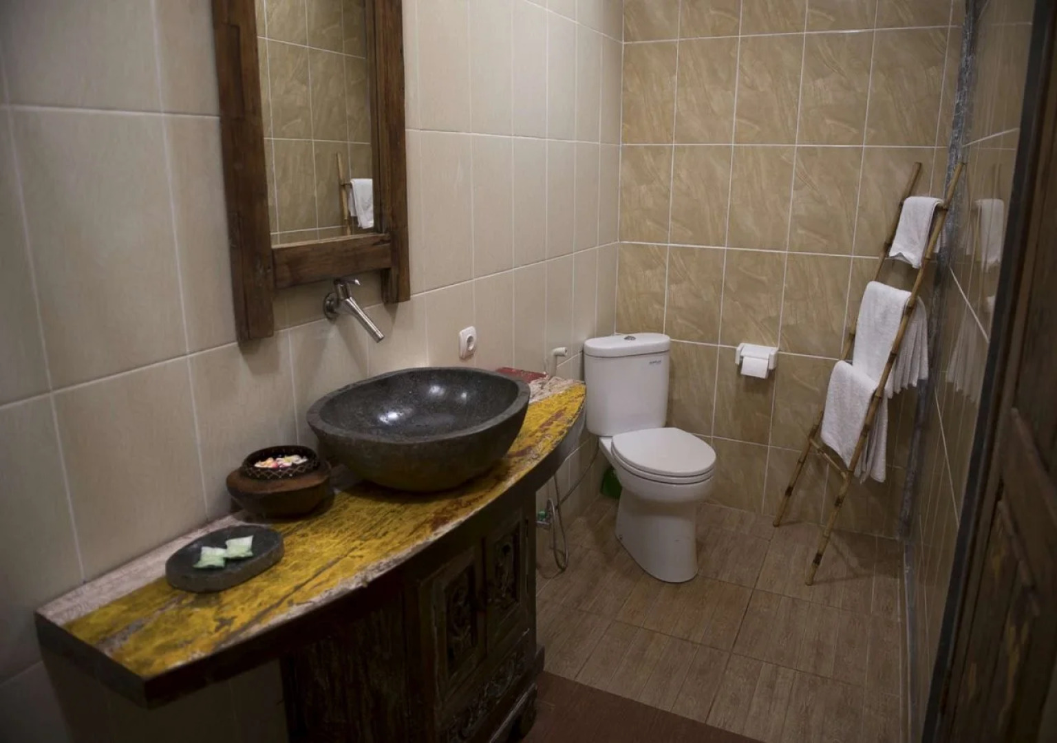 Pondok Pitaya Hotel, Surfing & Yoga