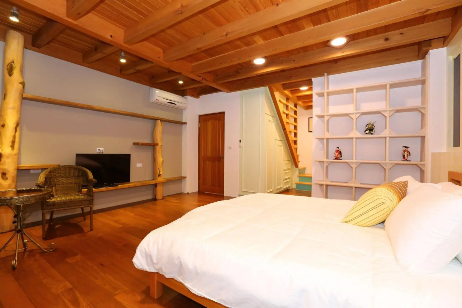 Happy Happy Okgo B&B