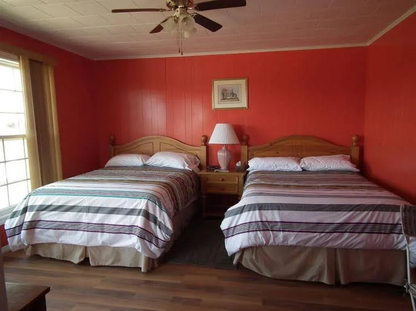 Points East Beach Motel