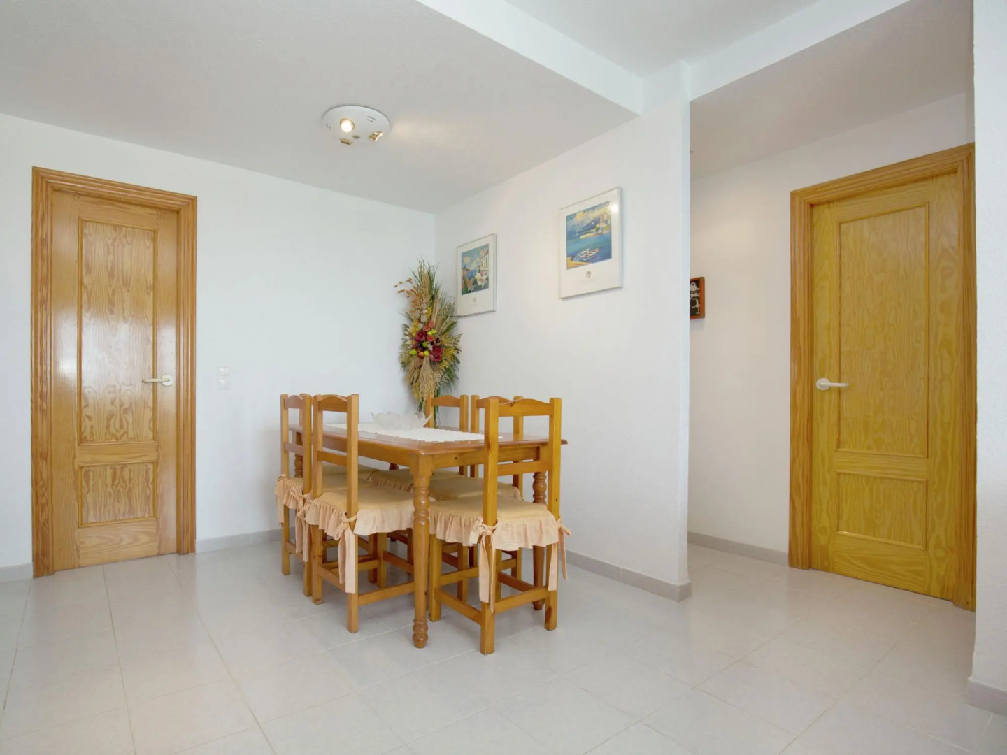 Well-Kept Apartment with Views of the Sea, Two Swimming Pools Near Vinaròs