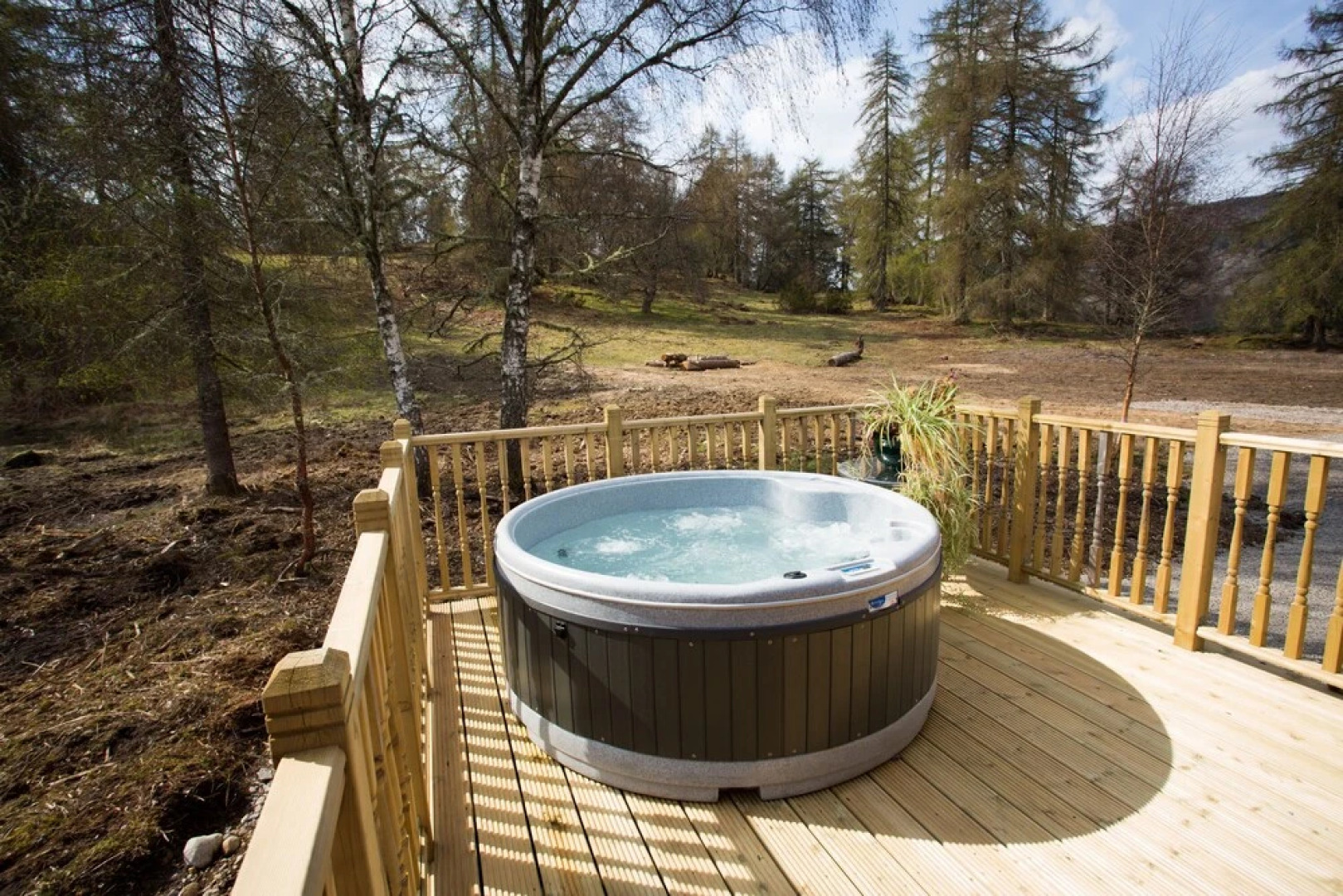 Beautiful 2-bed Chalet + Hot Tub Near Strathpeffer