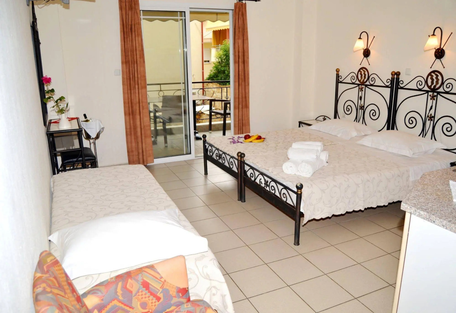 Core Hotel Polychrono