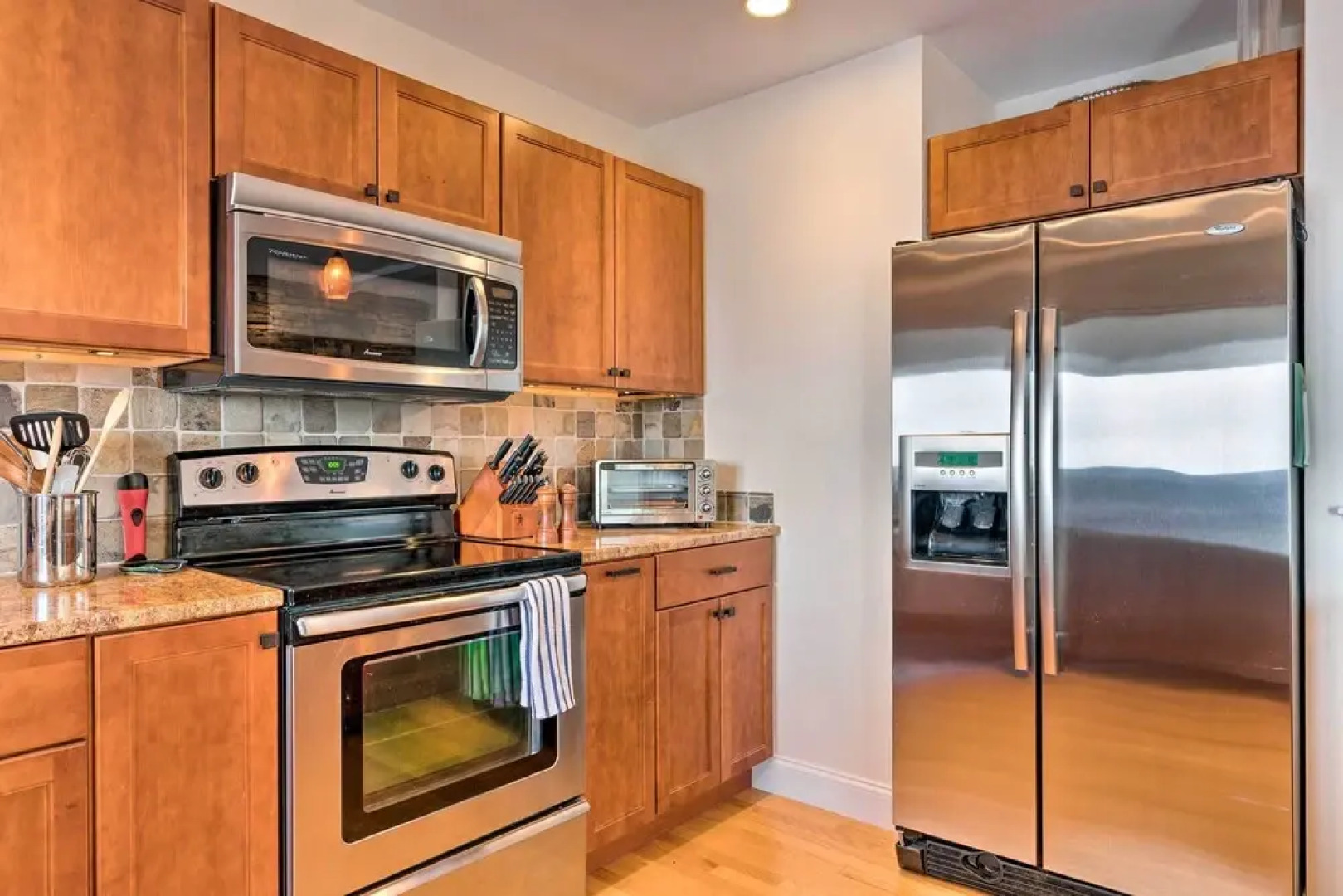 Bethel Townhome: 8 Mi to Sunday River Resort!