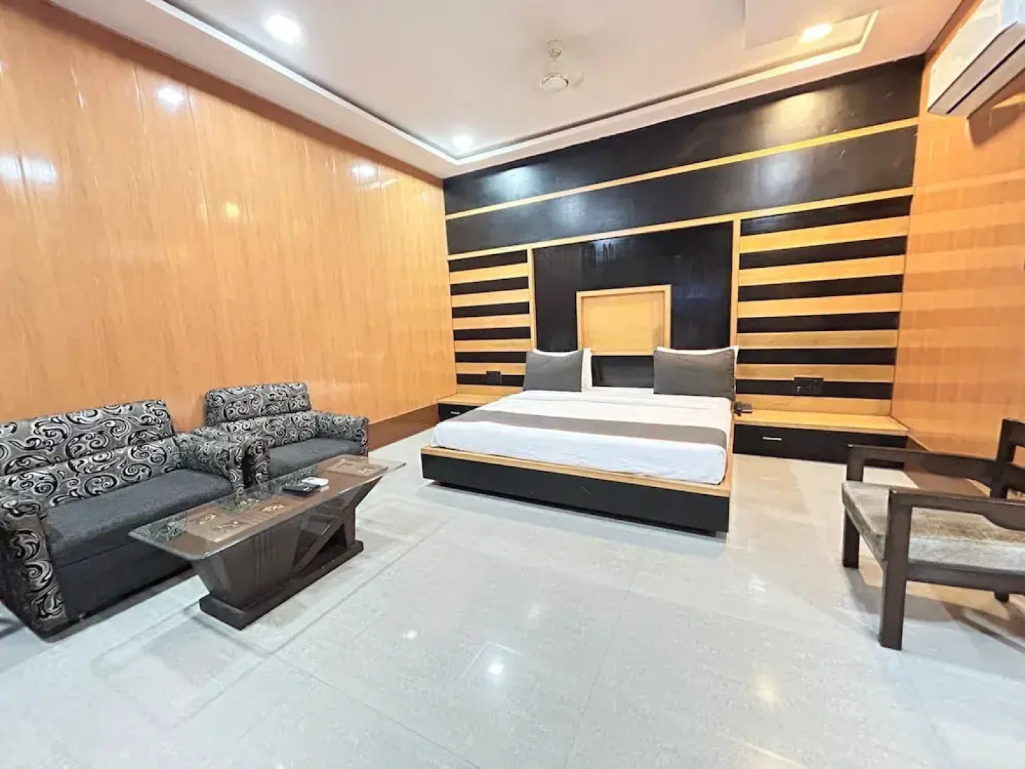 Hotel Rahul Palace by OYO Rooms