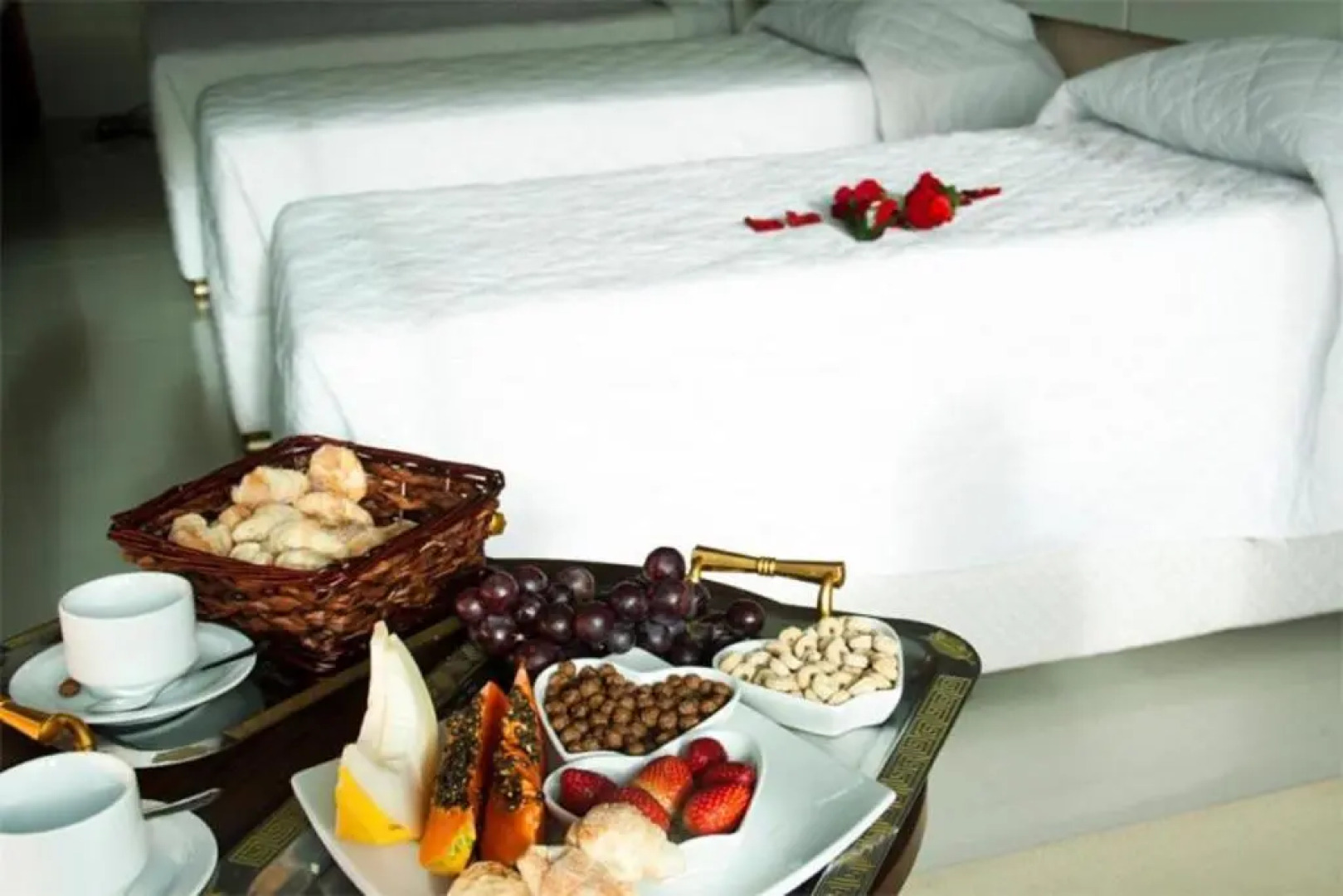 Emirates Hotel & Suítes