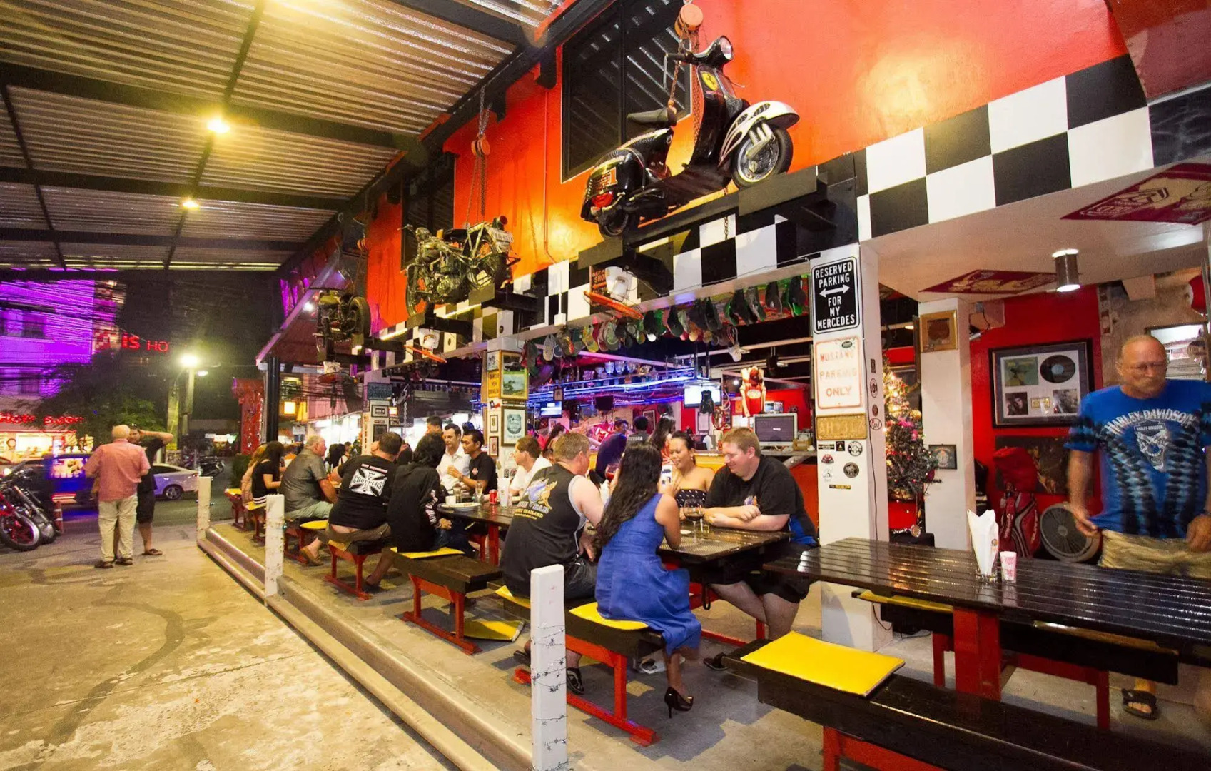 Nicky's Handlebar Hotel