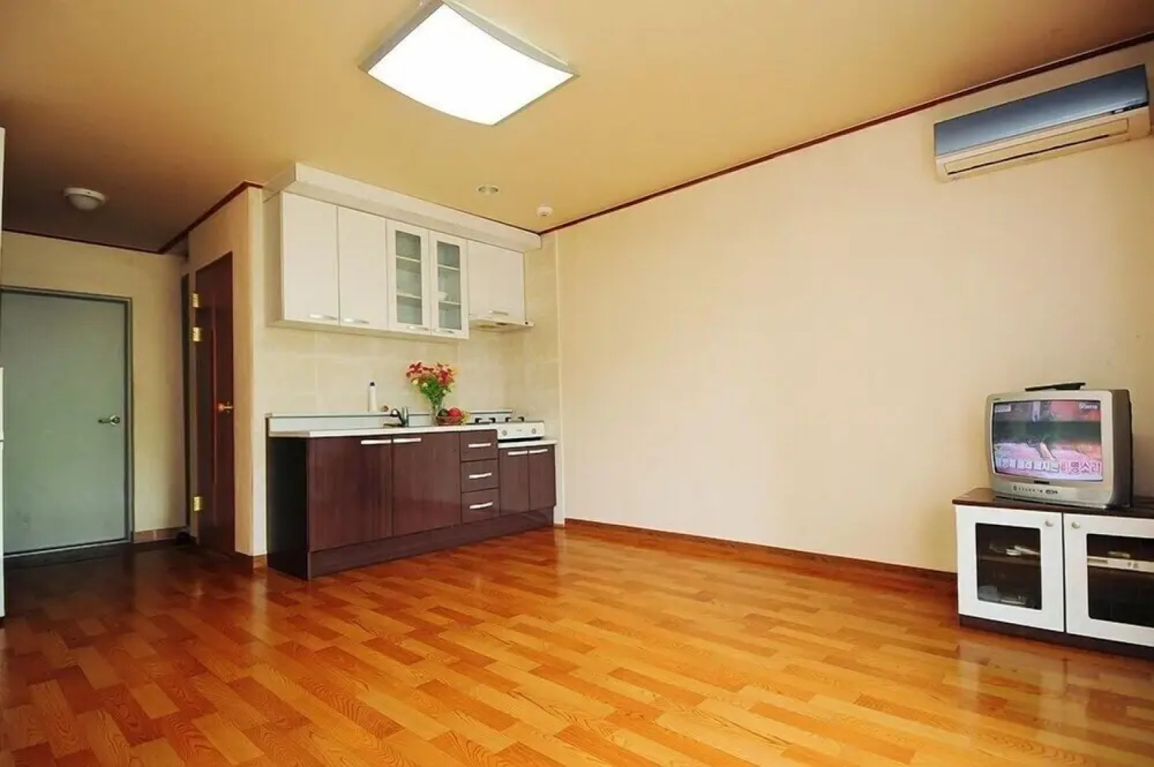 Songnisan Mountain White