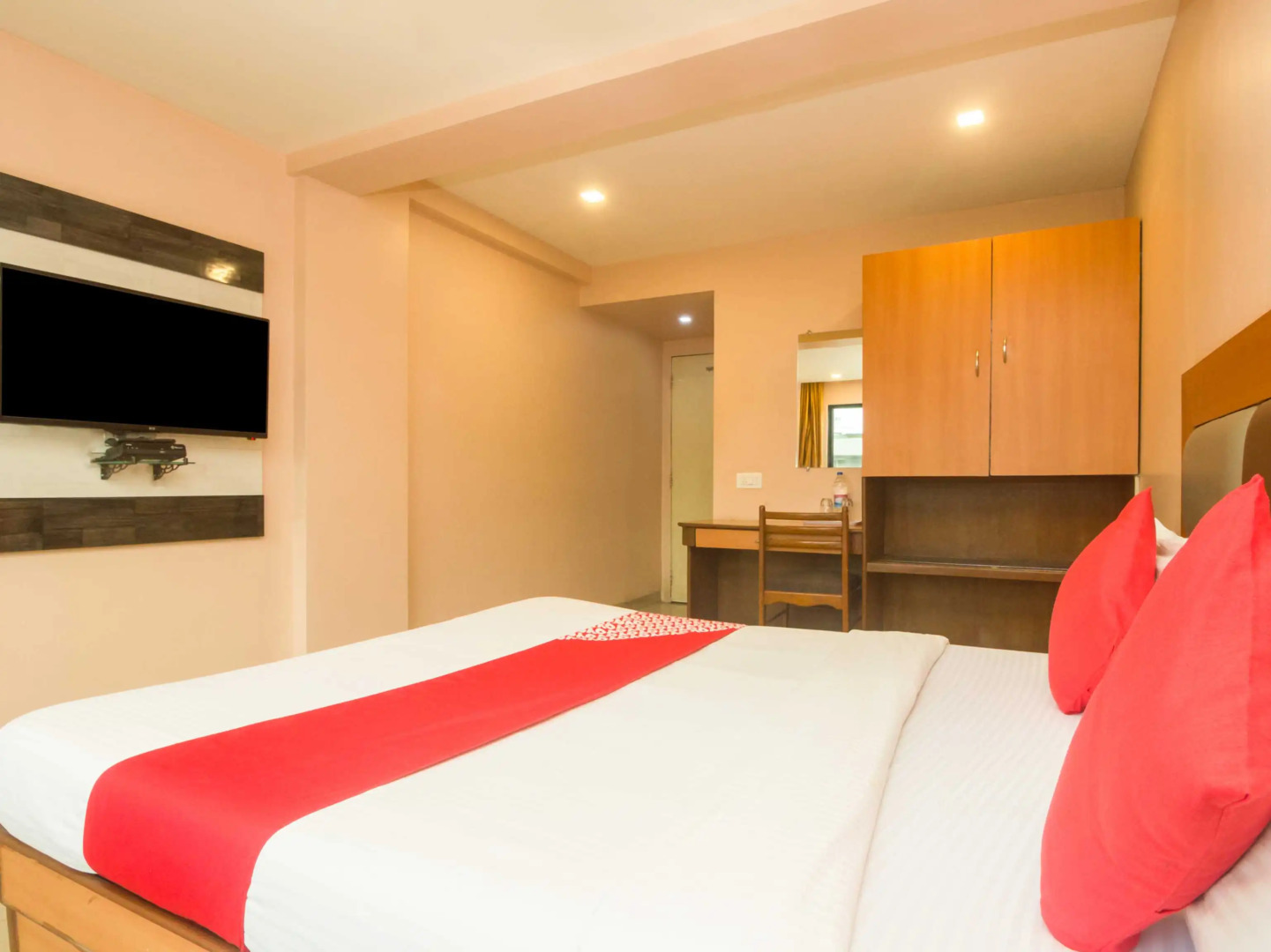 OYO 7727 Hotel Sarovar Grand