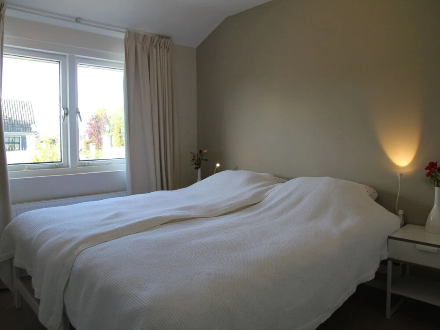 Splendid Holiday Home With Jetty, Waterfront Terrace, Garden