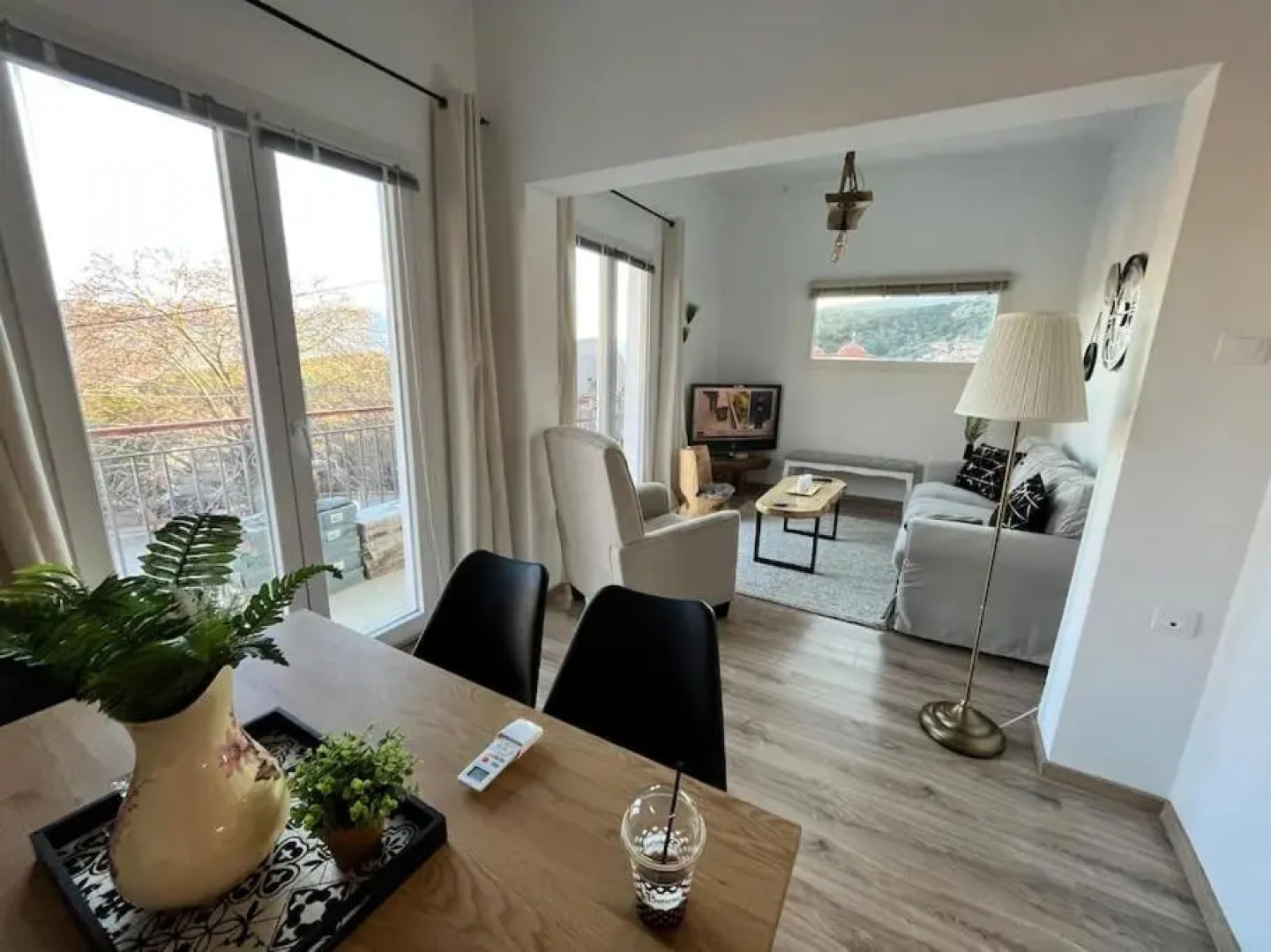 «Έλα…Δάρα» Home