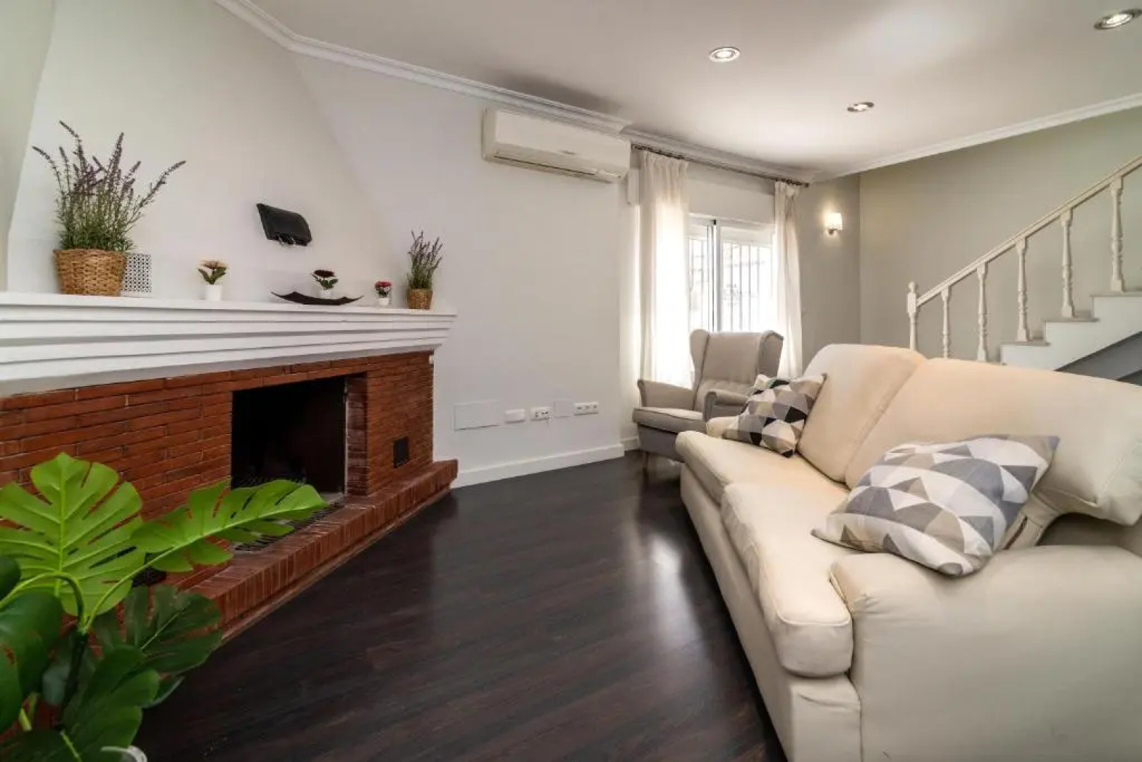 N&A Velázquez 5BDR Independent Villa