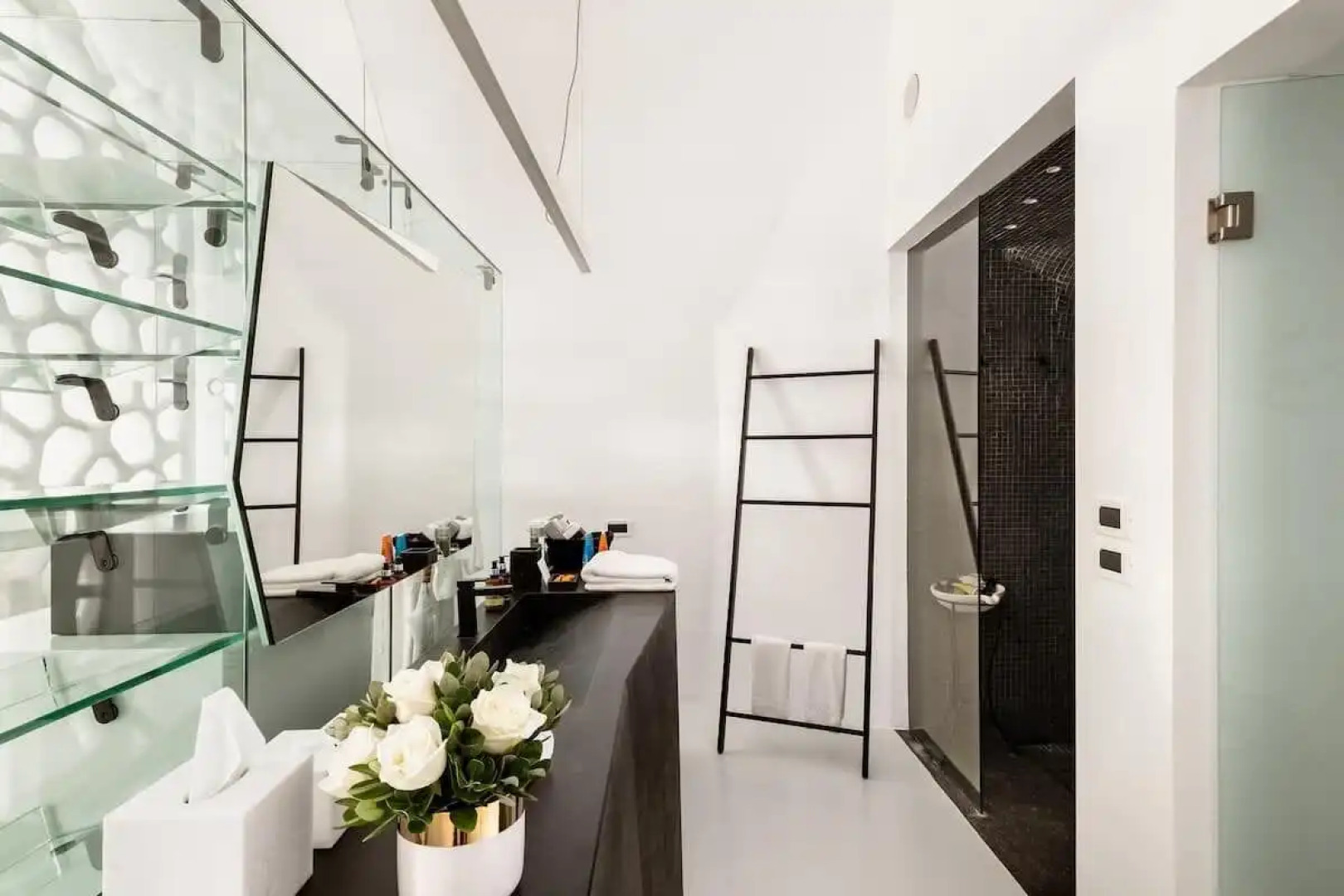 Grace Hotel, Auberge Collection