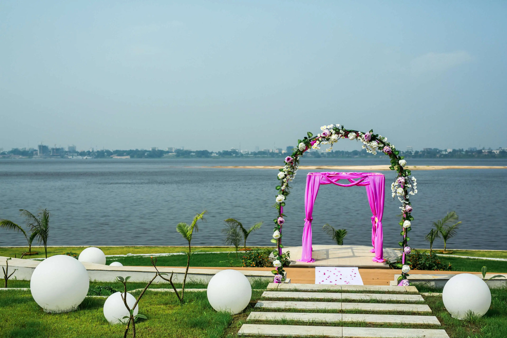 Radisson Blu M'Bamou Palace Hotel