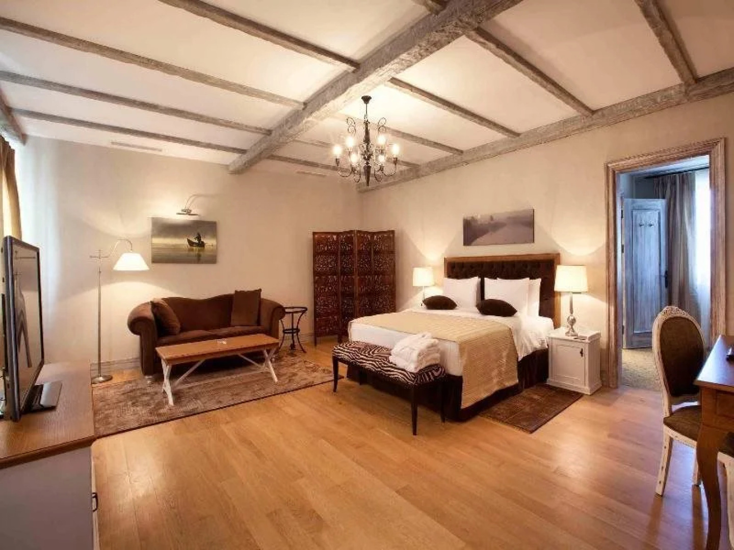 Sakit Gol - Silent Lake Hotel