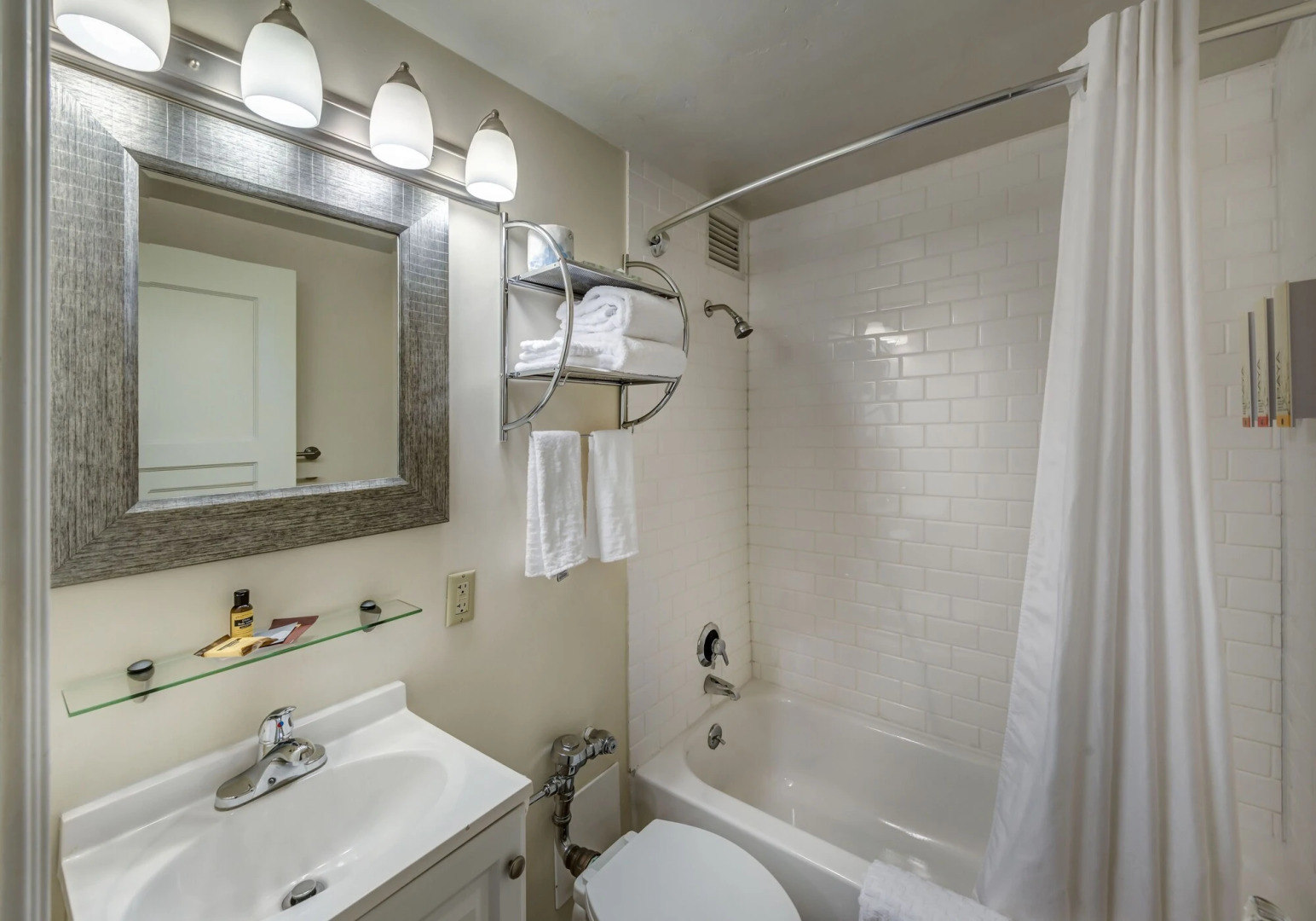 Baranof Hotel, Best Western Signature Collection