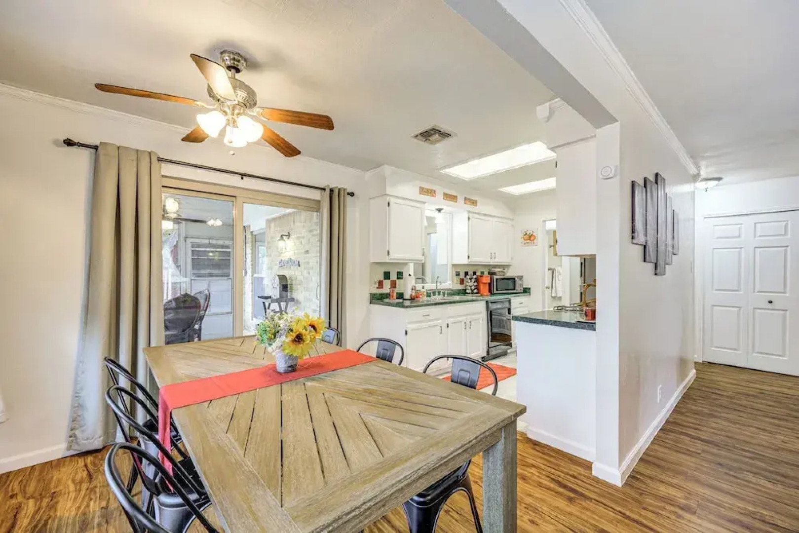 3 Mi to Randolph Afb: Family Home w/ Poker Table!