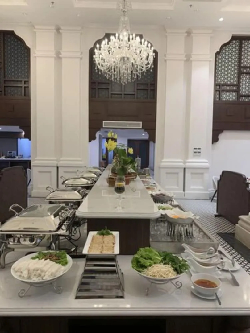 Rex Quang Binh Hotel