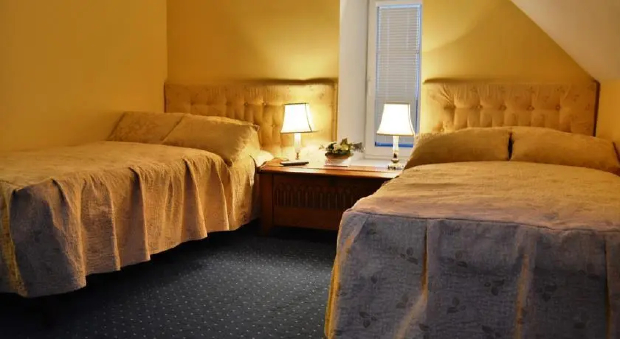 Viesu nams Augstrozes