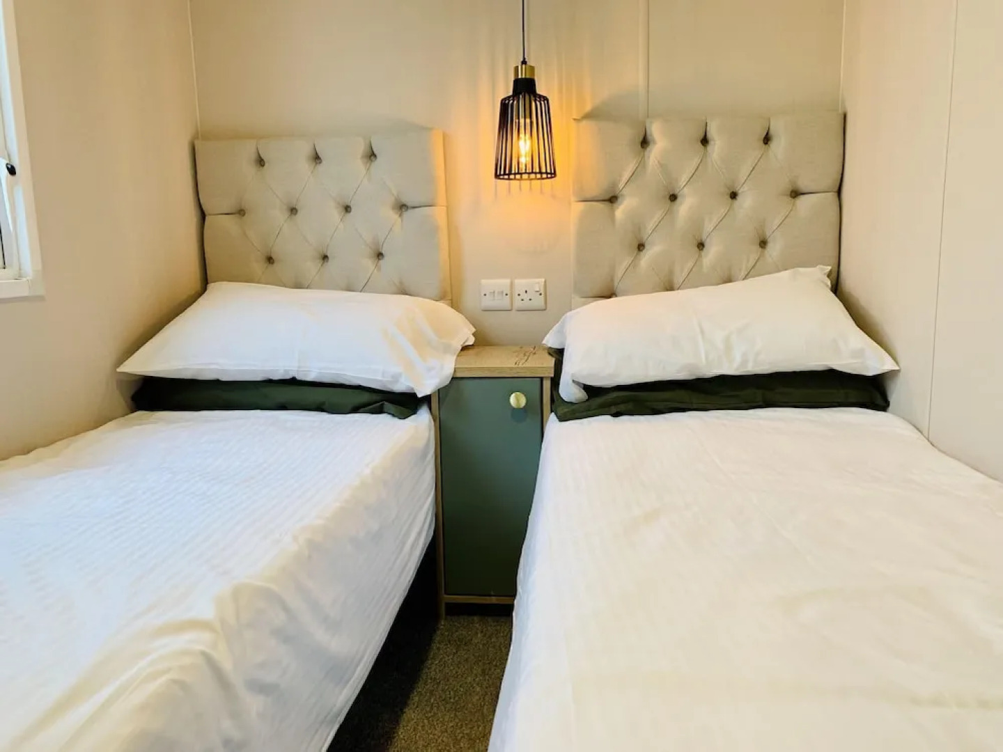 2 Bed Lodge Sleeps 6 - Holiday Park, Parking, Pets