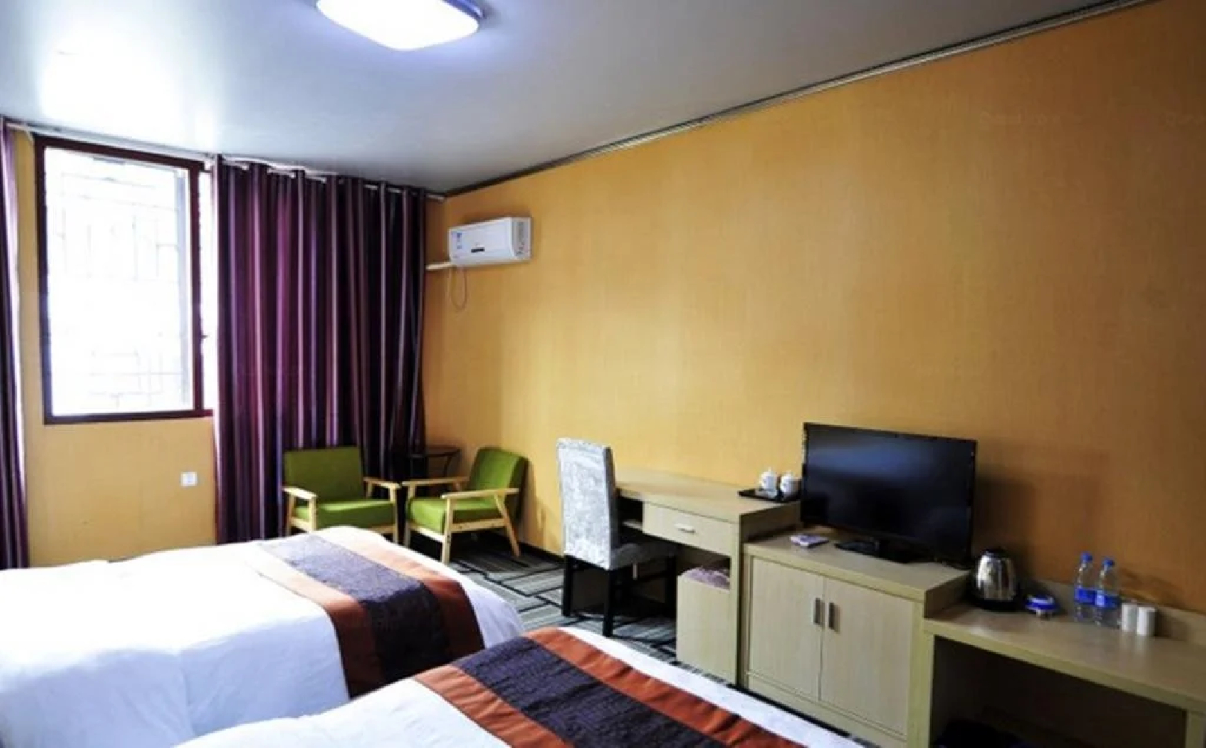 Deyi Business Hotel