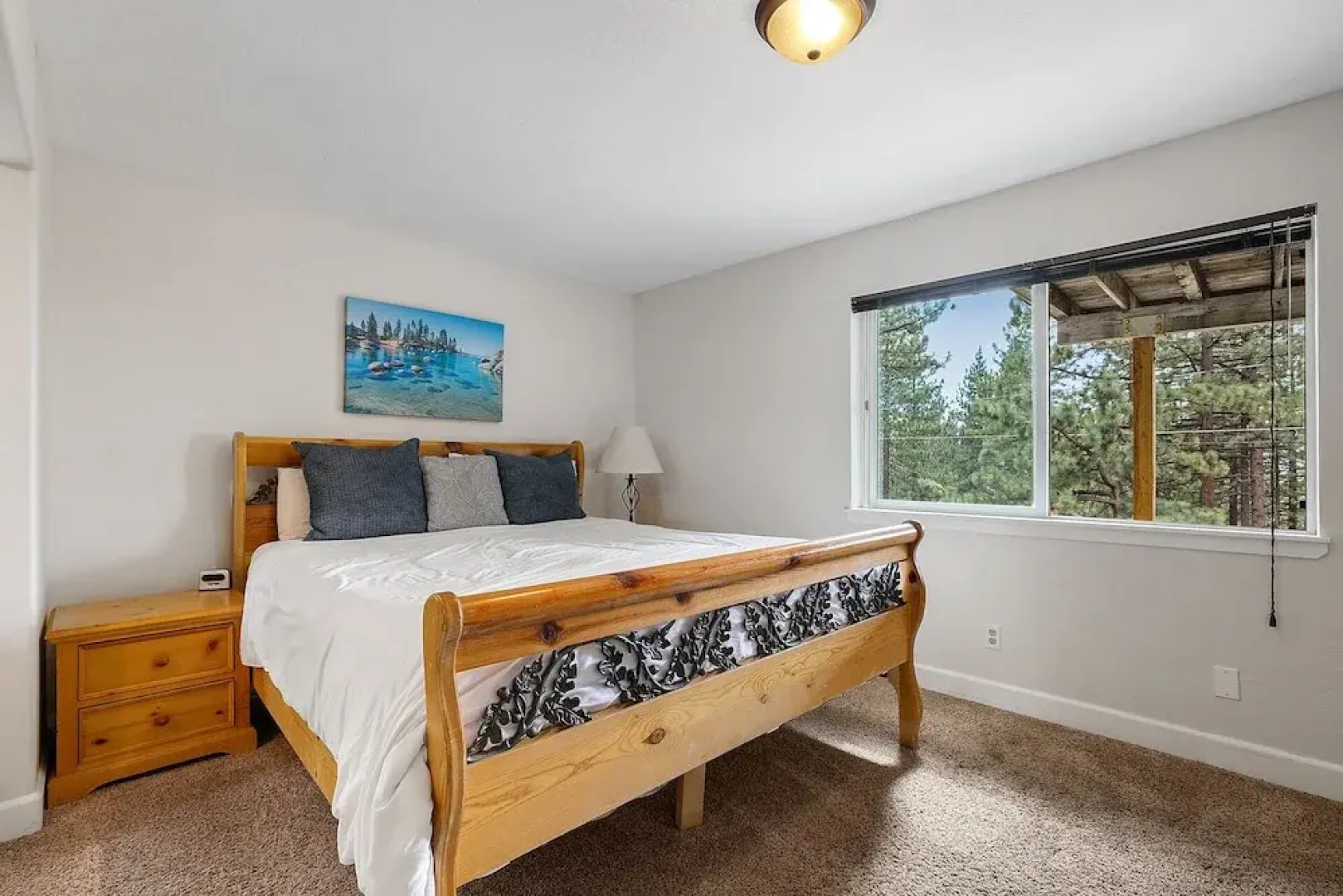 Hall Court Manor - Hot Tub, Pet Friendly, Pool Table!