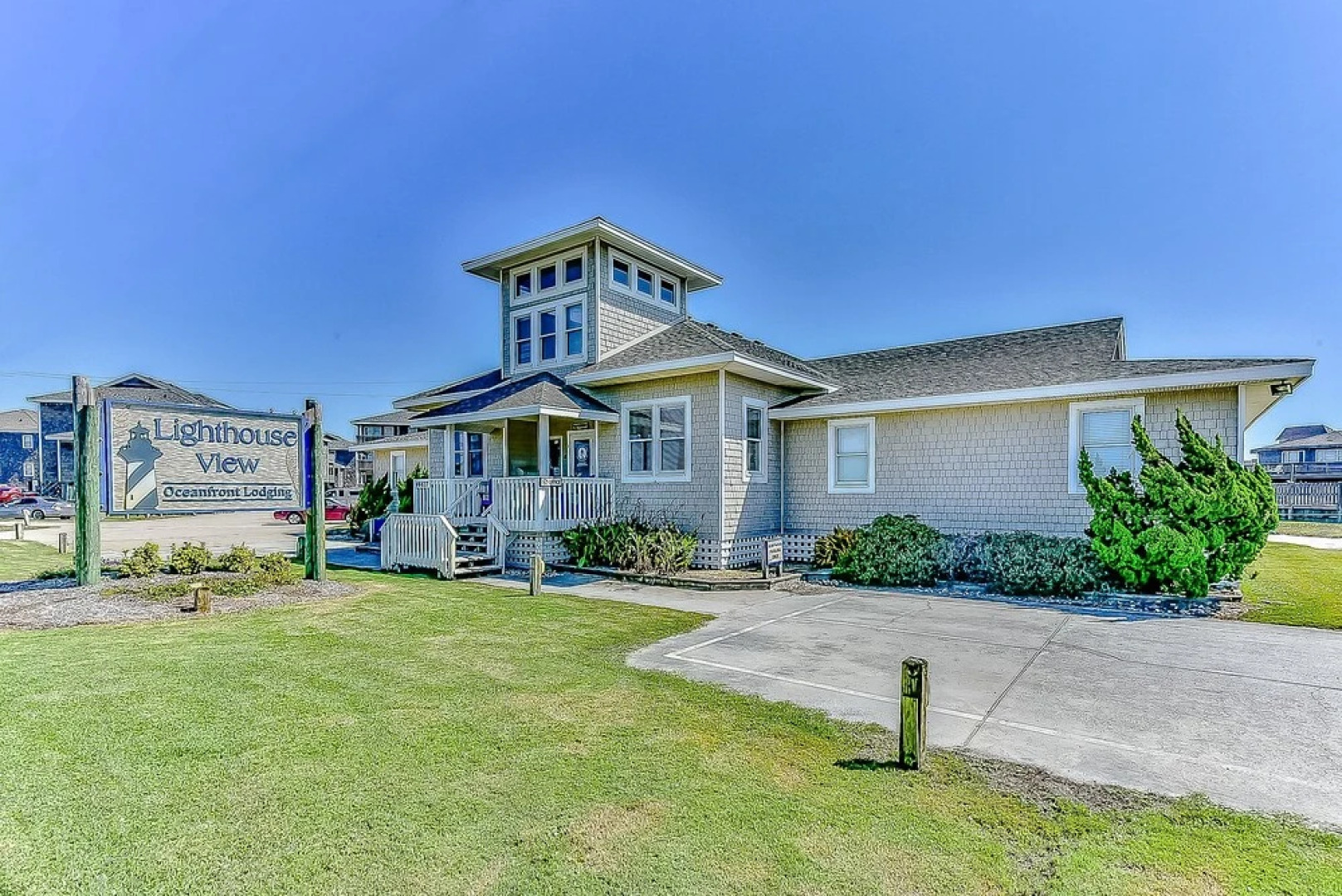 Lighthouse View Oceanfront Lodging