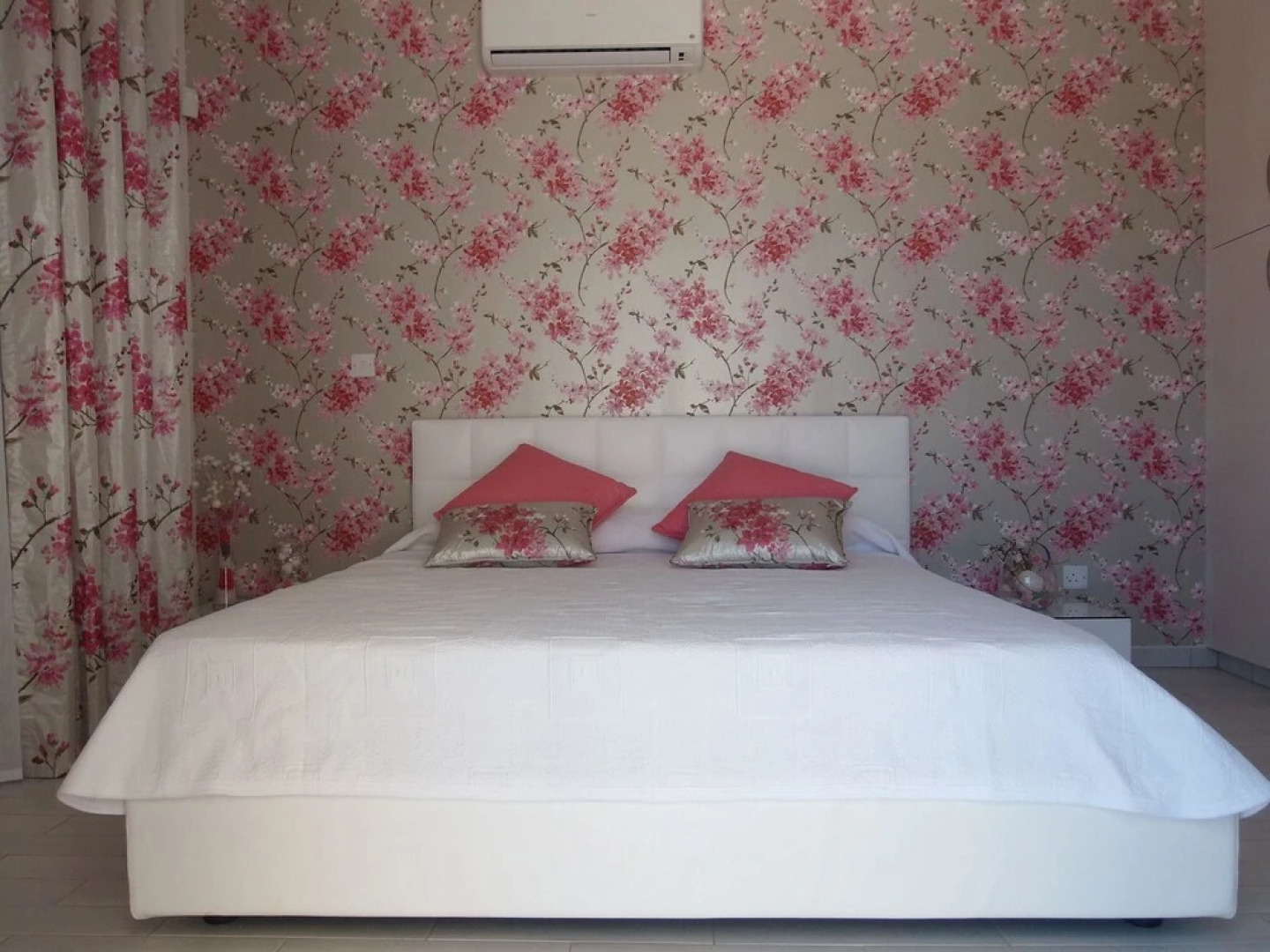 Villa Grecian 1 Platinum