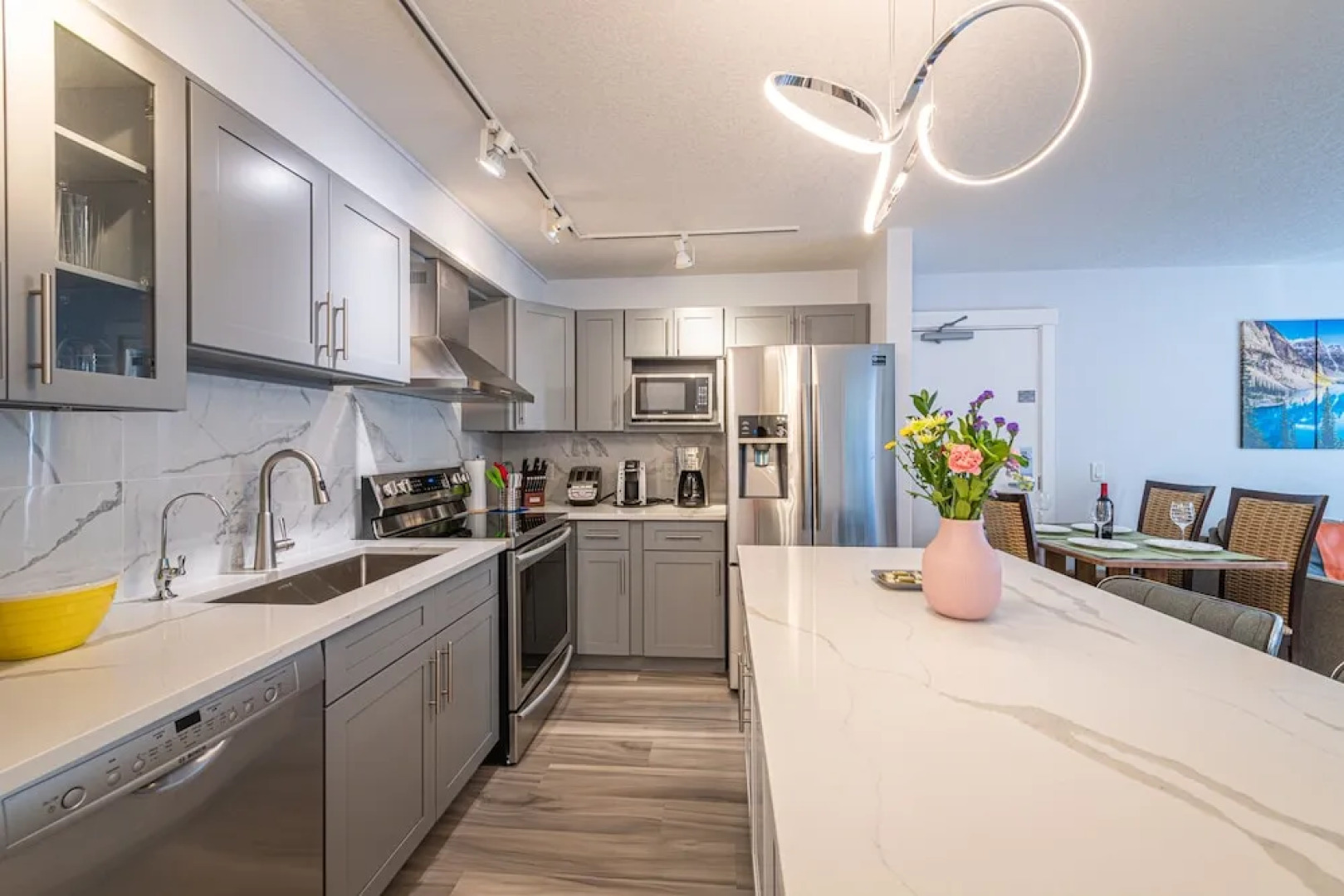 Luxurious Honeymoon & Anniversary Suite