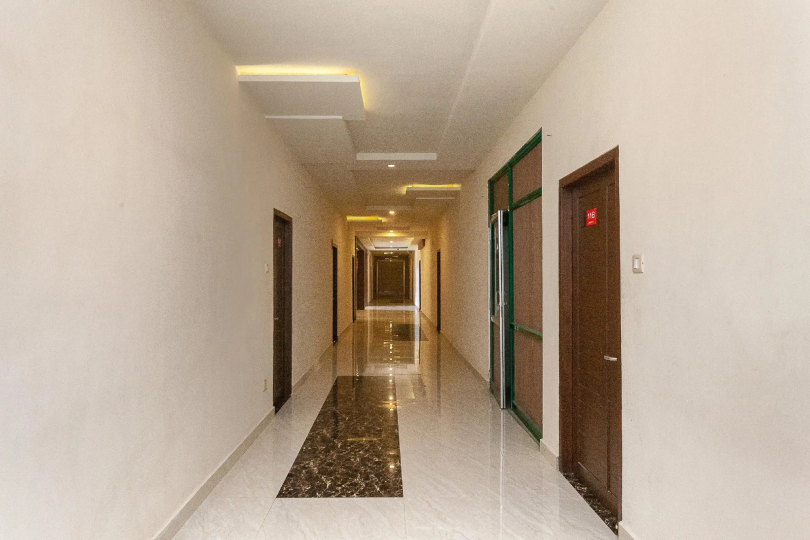 Collection O 33352 The Royal Park