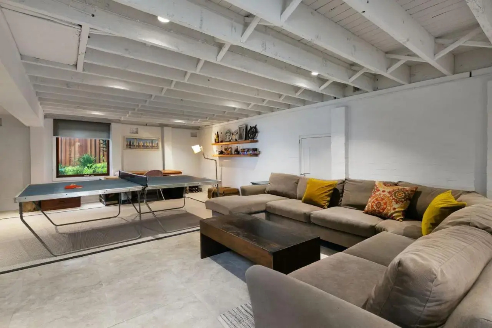 CARMELONE Gerroa 4pm check out on Sundays