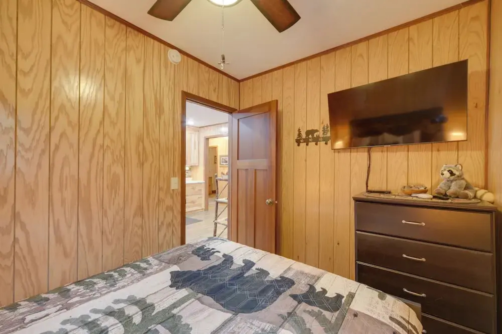 Solon Springs Getaway w/ Dock & Kayaks!