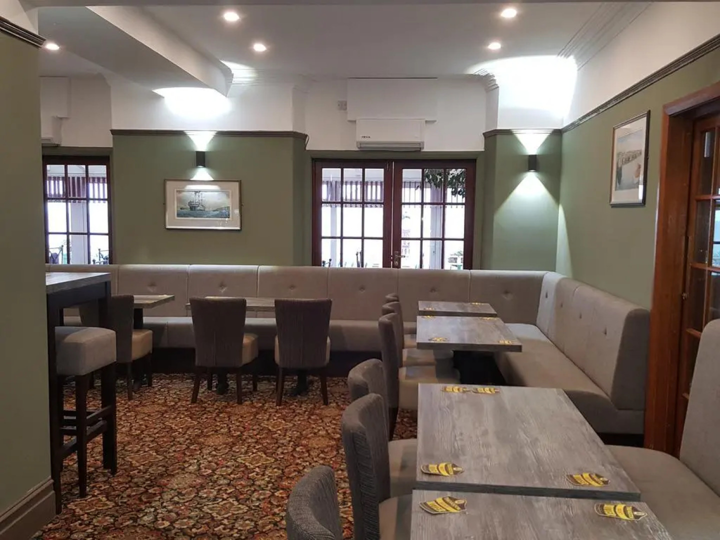 Nomi Rooms & Restaurant