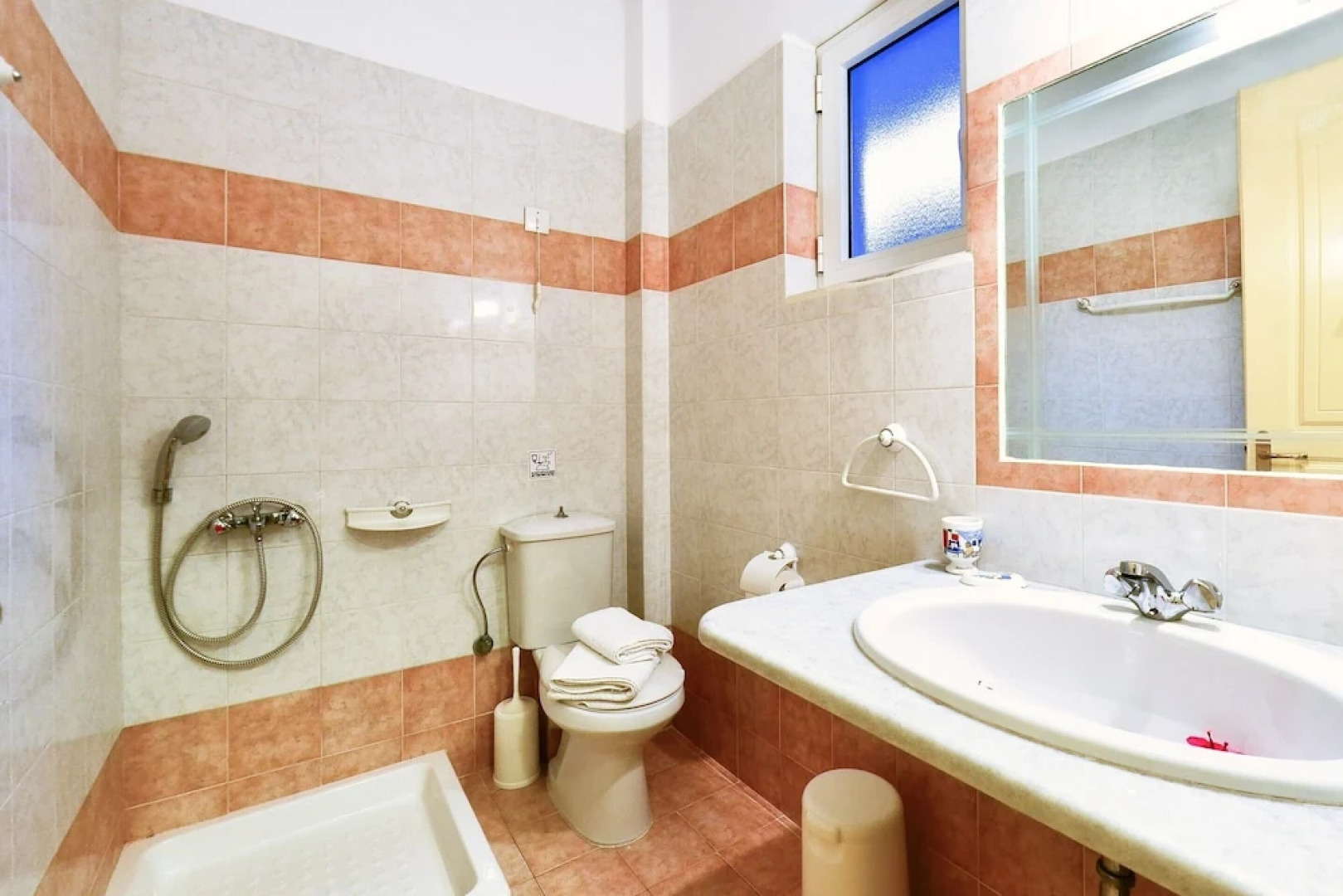 Remezzo Apartments & Studios