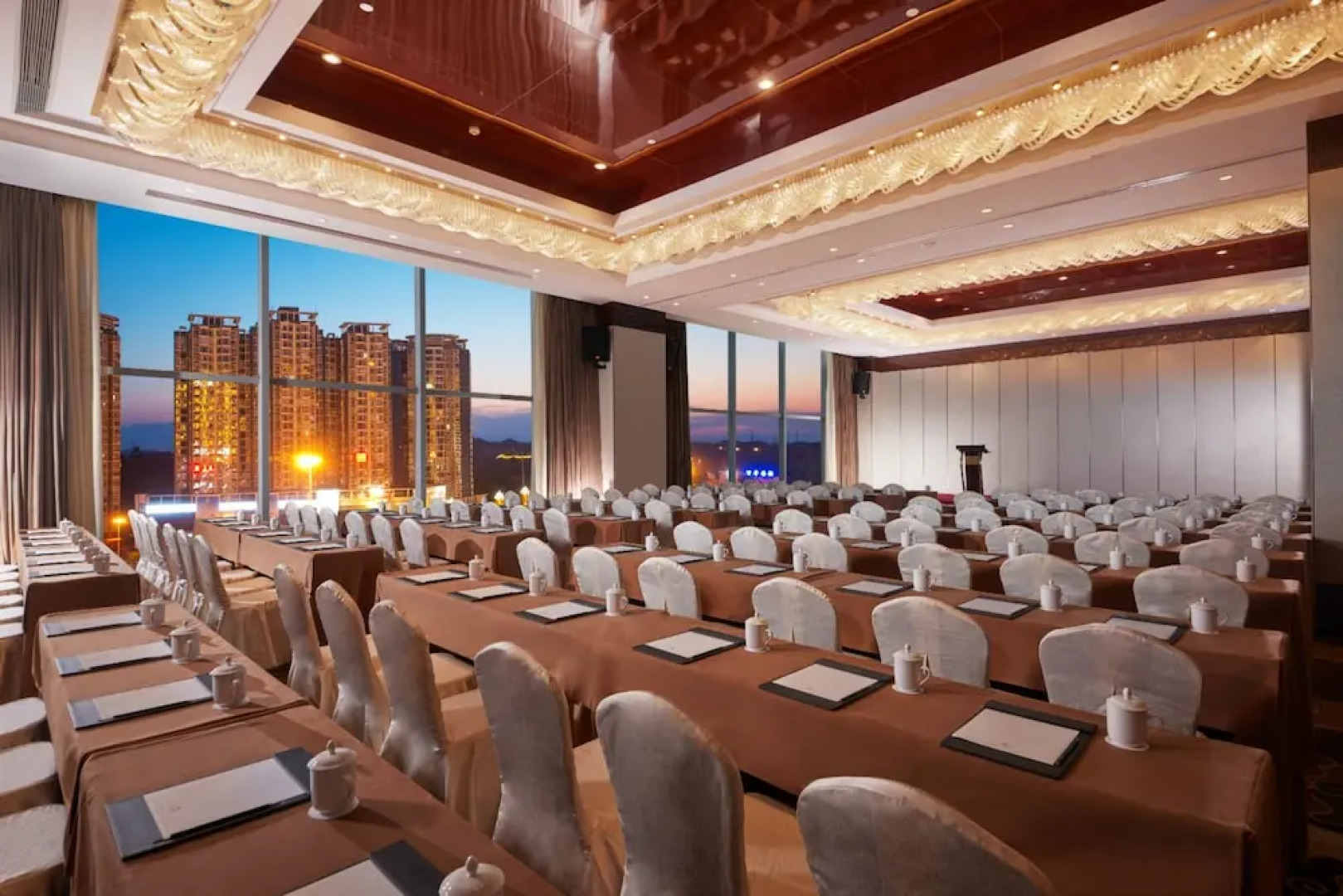 Grand New Centery Hotel Leshan