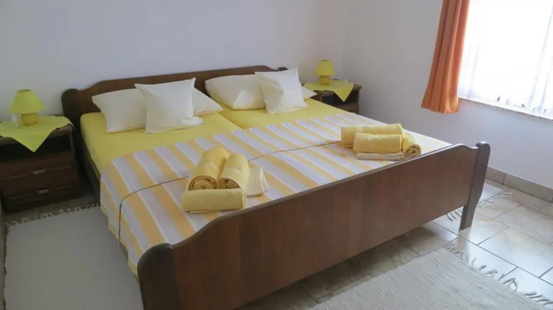 Apartments with a parking space Soline, Krk - 18787