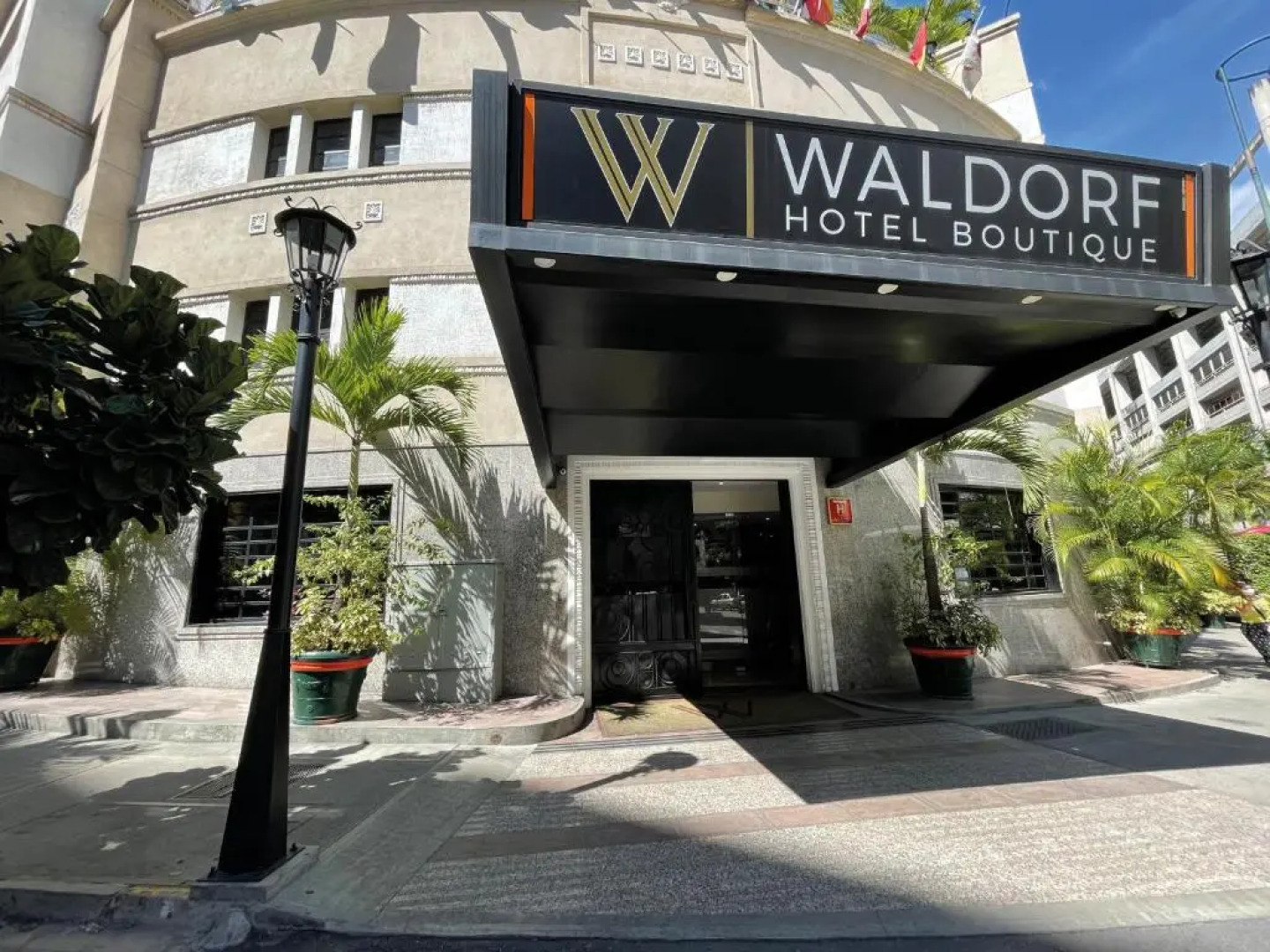 Waldorf Hotel Boutique