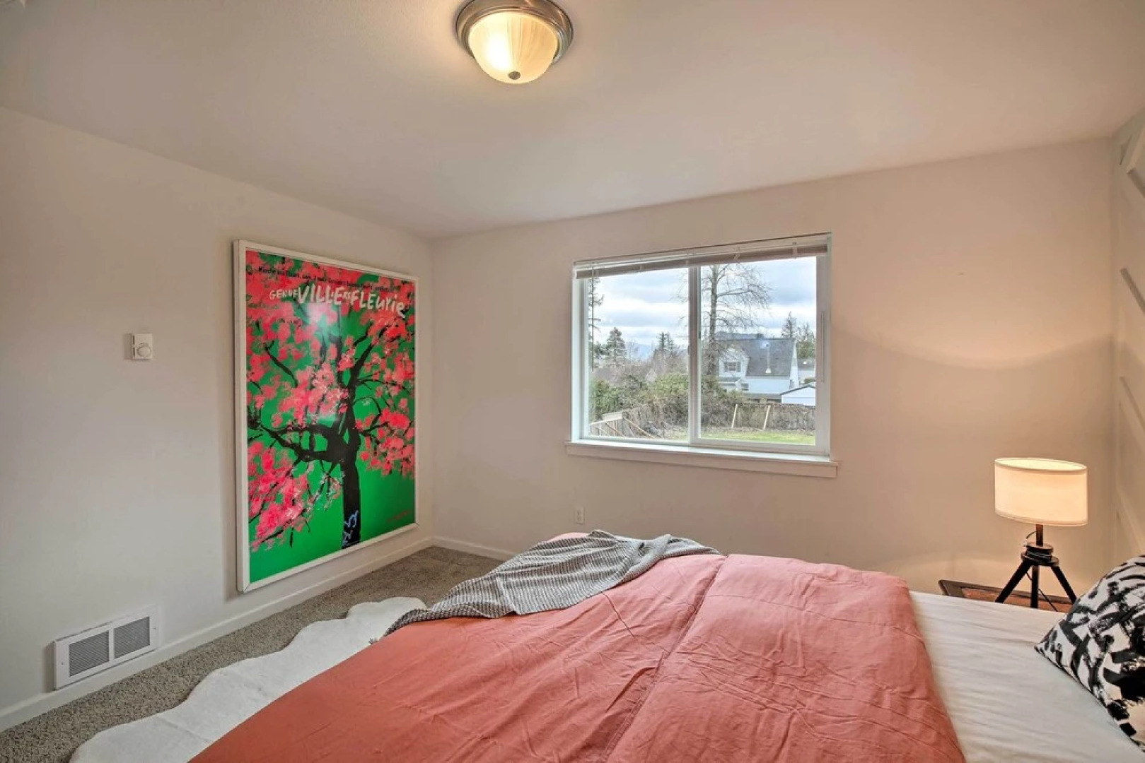 Enumclaw Home - 60 Mi to Mount Rainier!