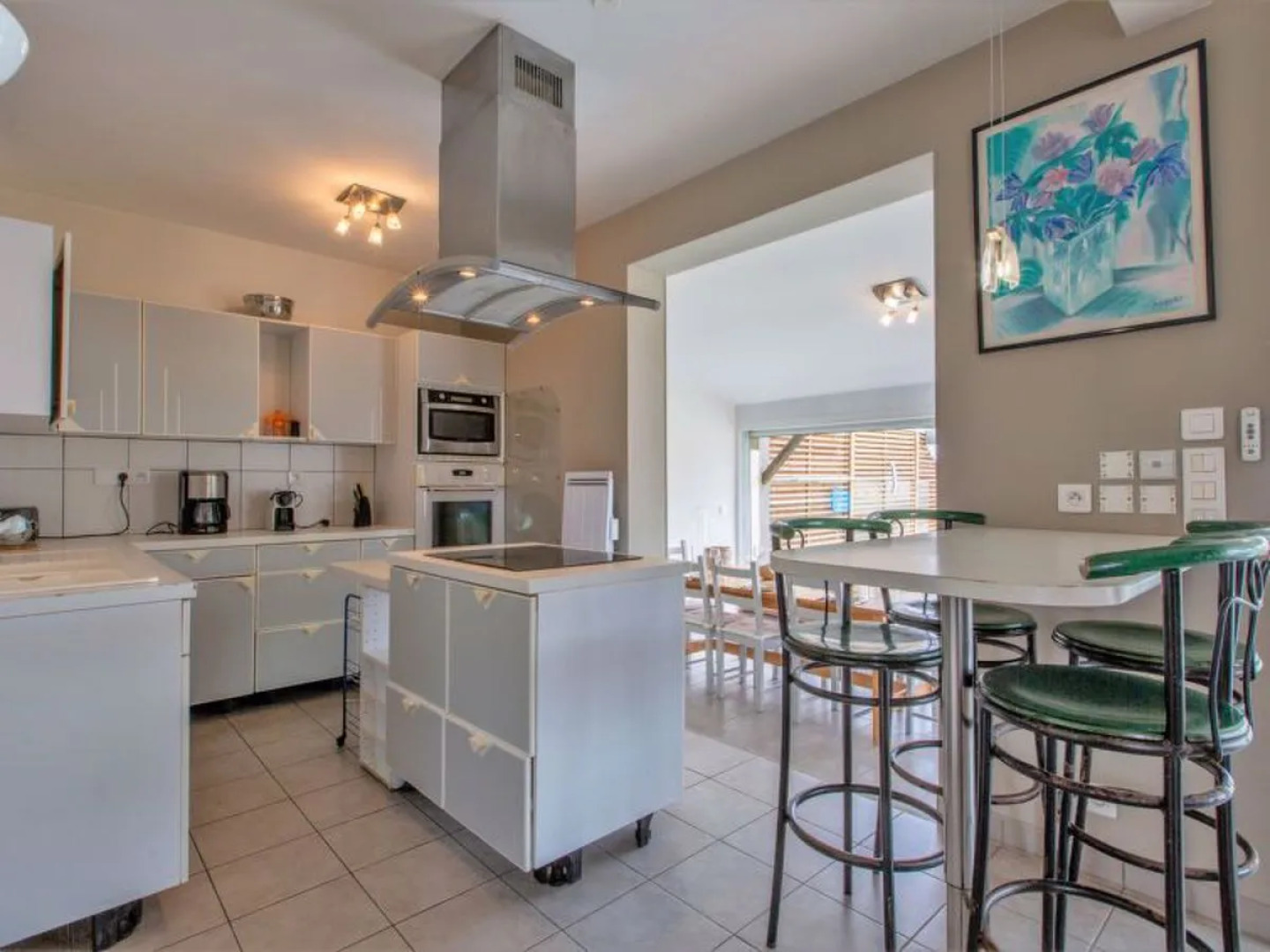 Les Bai?nes (VIB220)