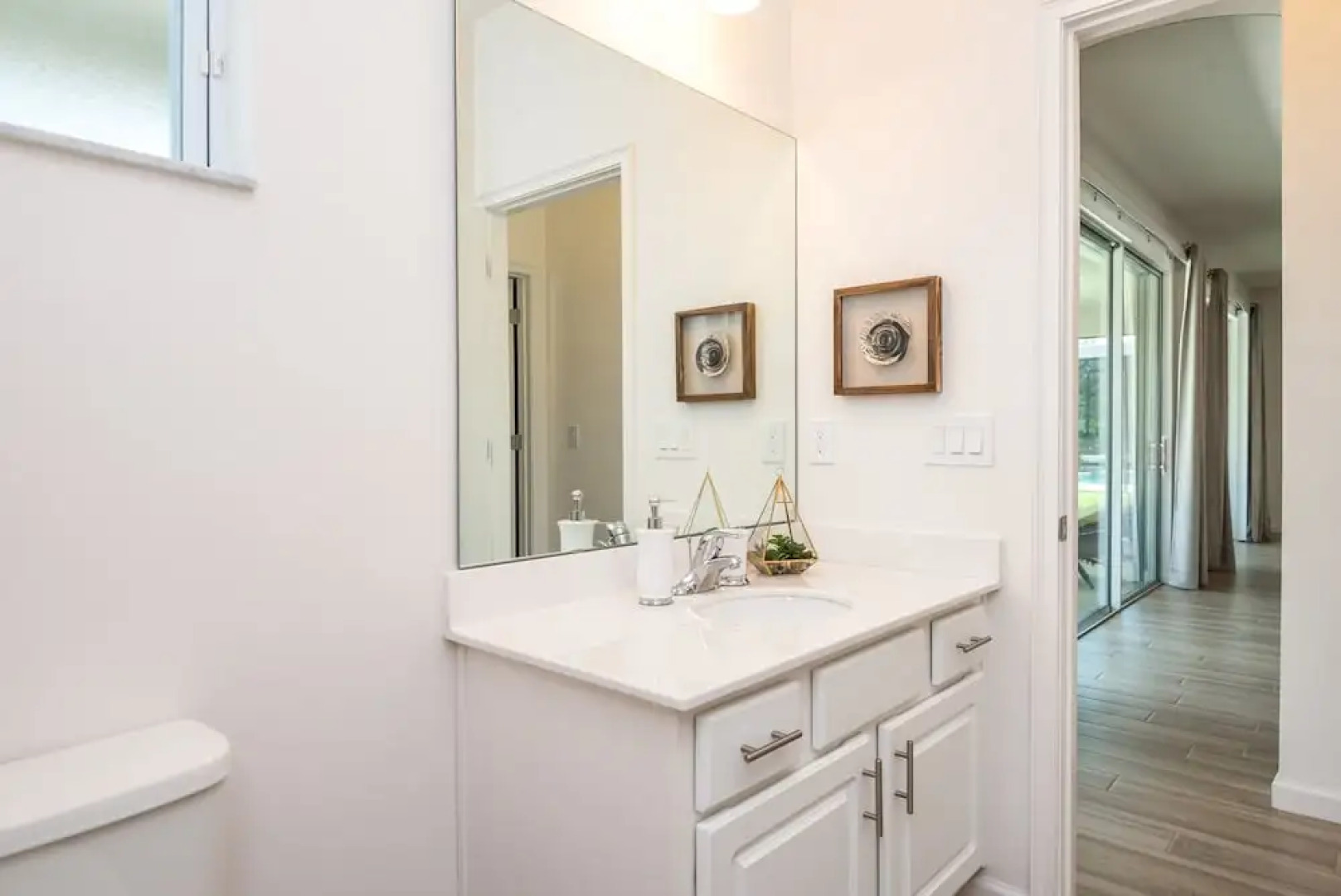 Solterra - 5212 Oakbourne Avenue