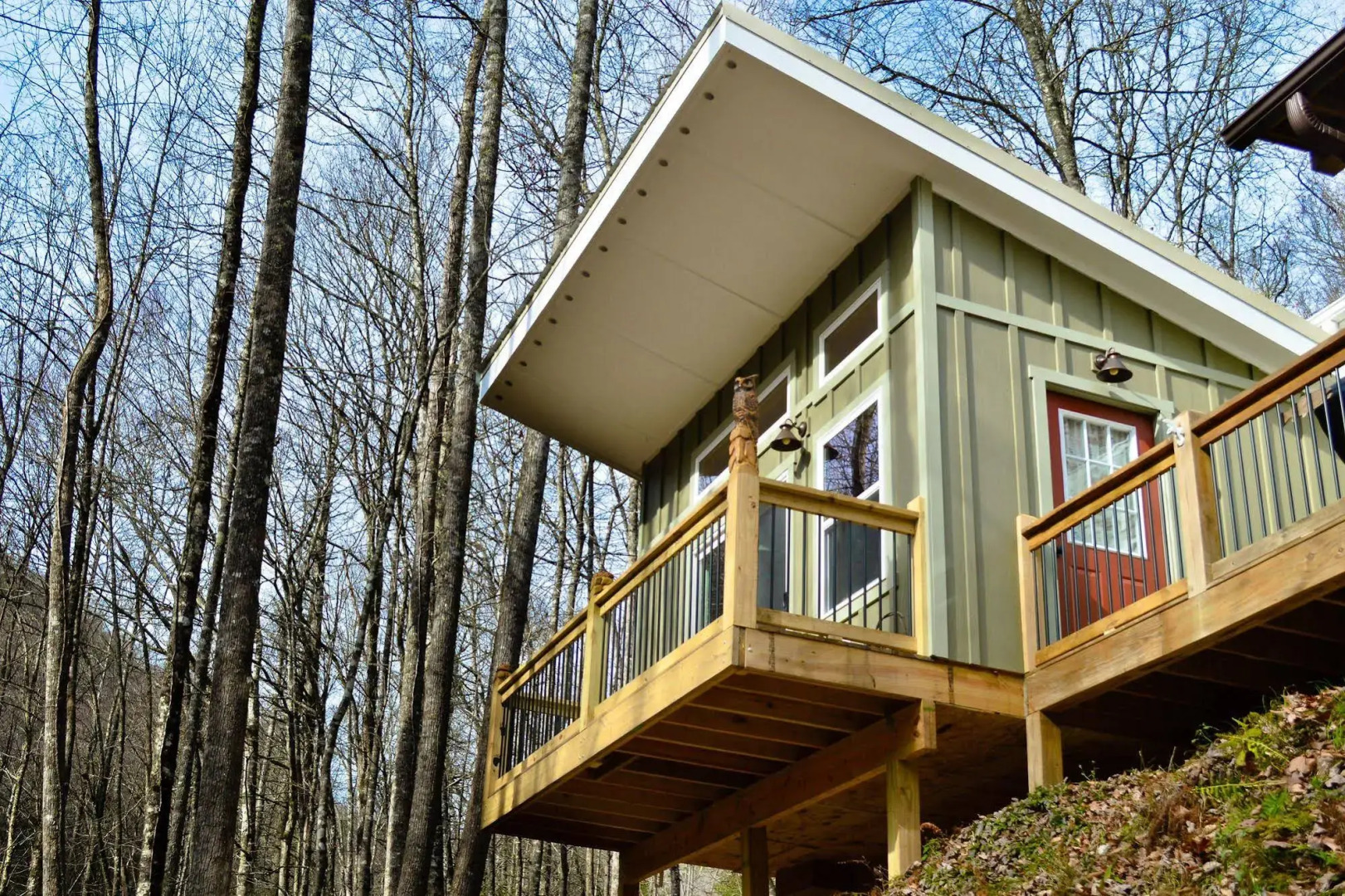 The Owl's Perch (5 inch clearance needed)