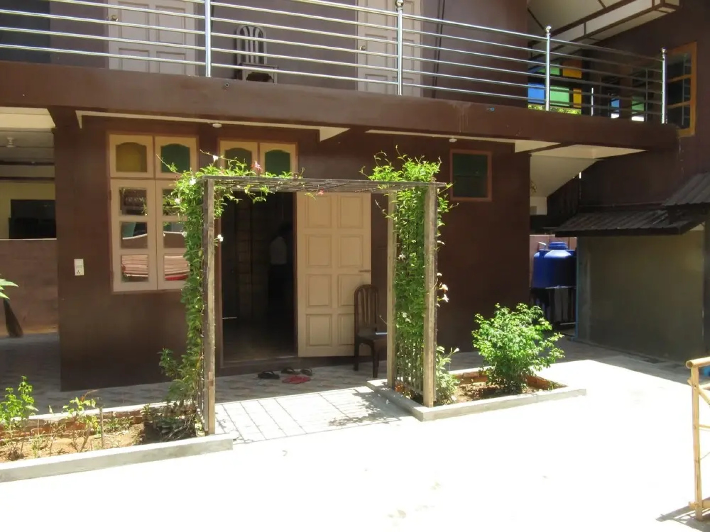 Lux Pillow Hostel Hpa An