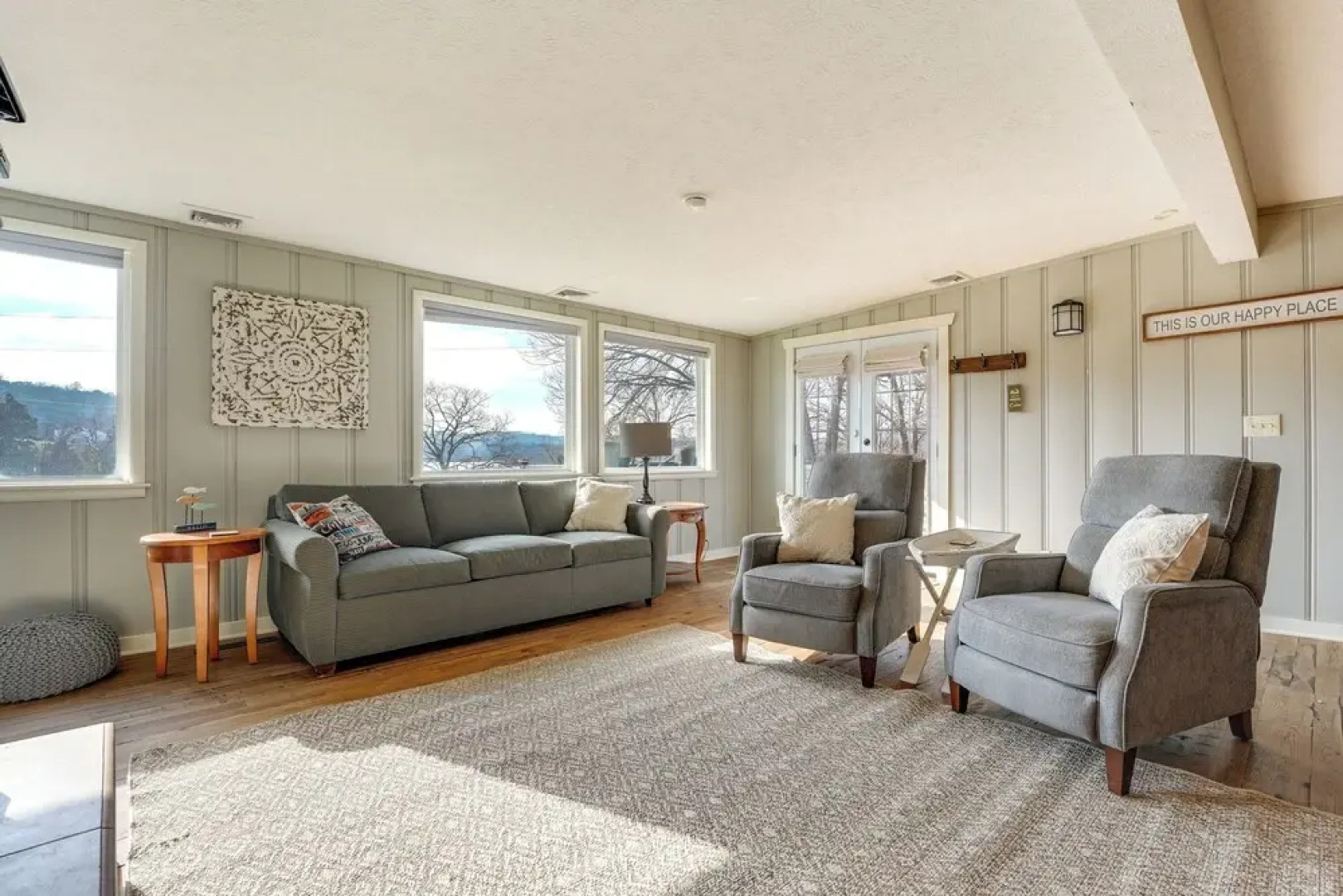 Cozy Table Rock Lake 'boathouse' w/ Pool Access