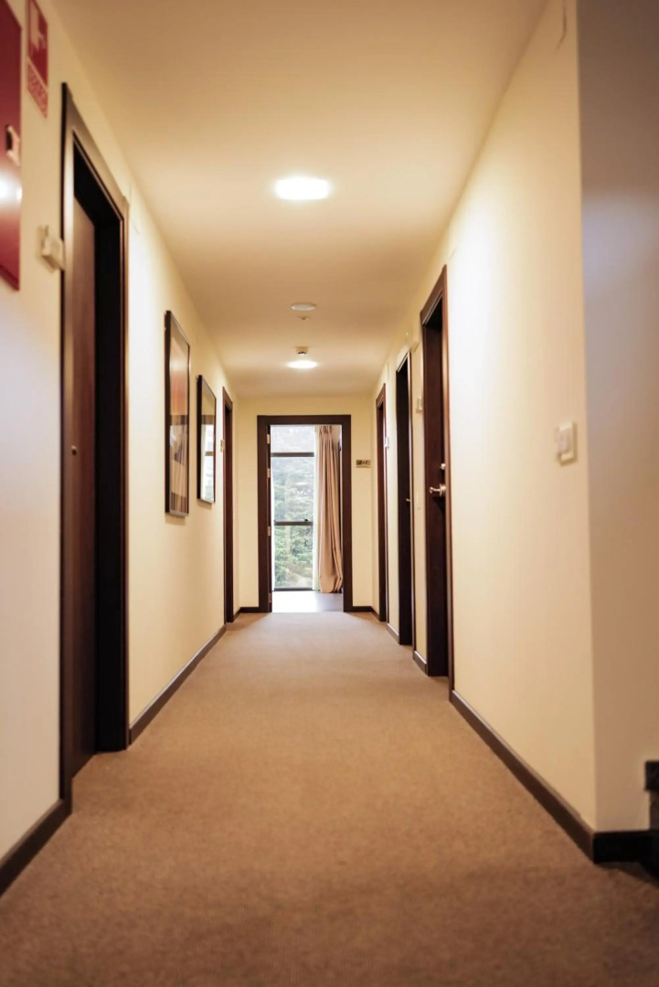 Hotel Villa Rosario II, Edificio Moderno