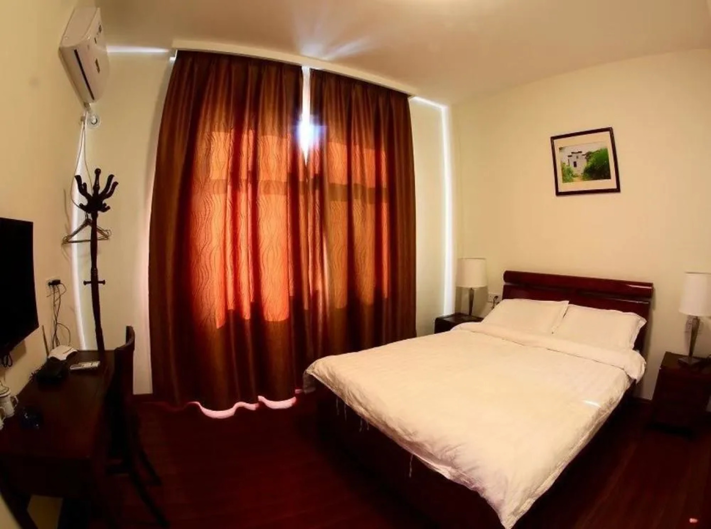 Wuyuan Huayuan Mountain Villa