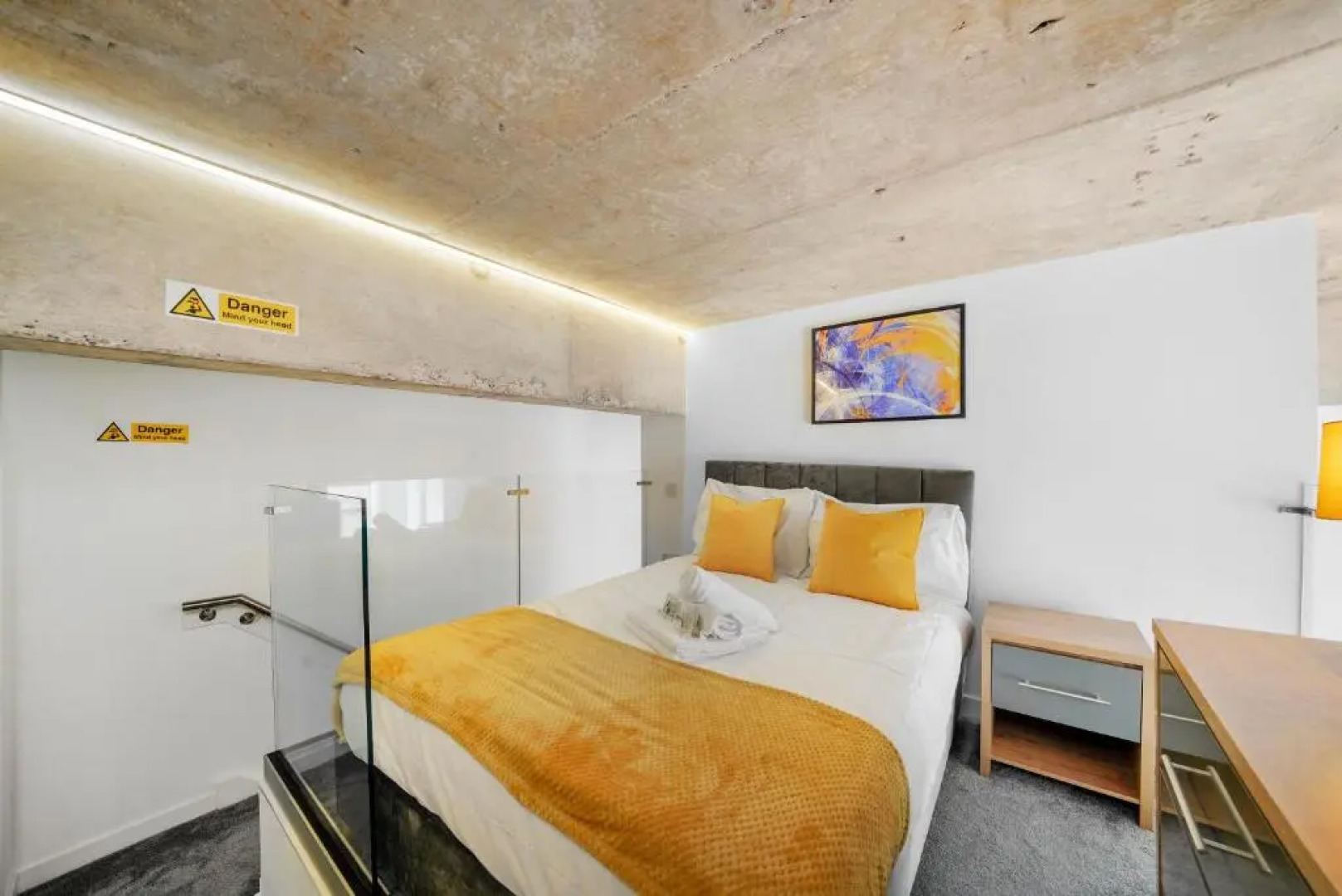 Duplex Apartments By Luxe Your Stays- Sandwell, West Bromwich