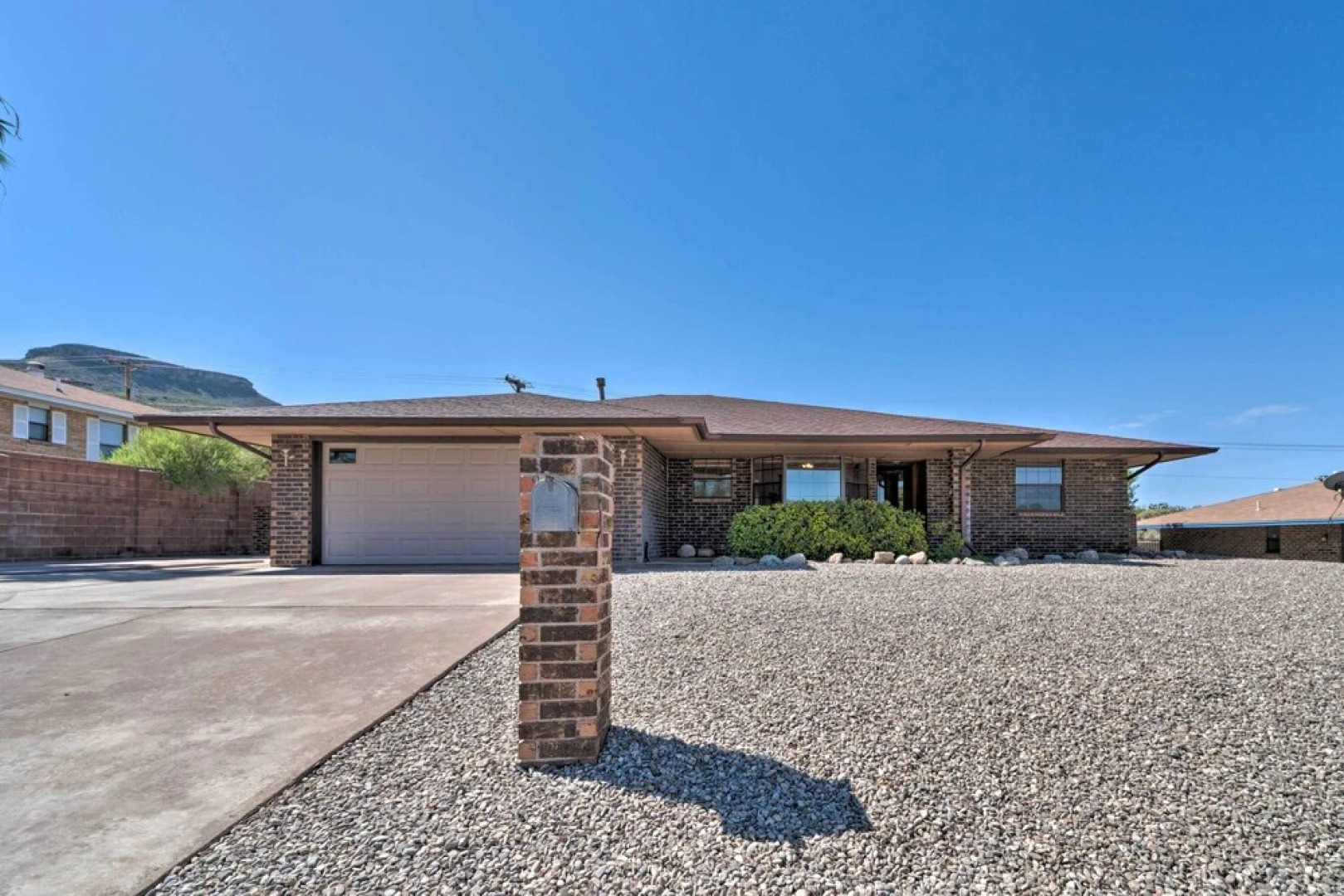Mountain View Desert Home - 25 Mins to White Sands