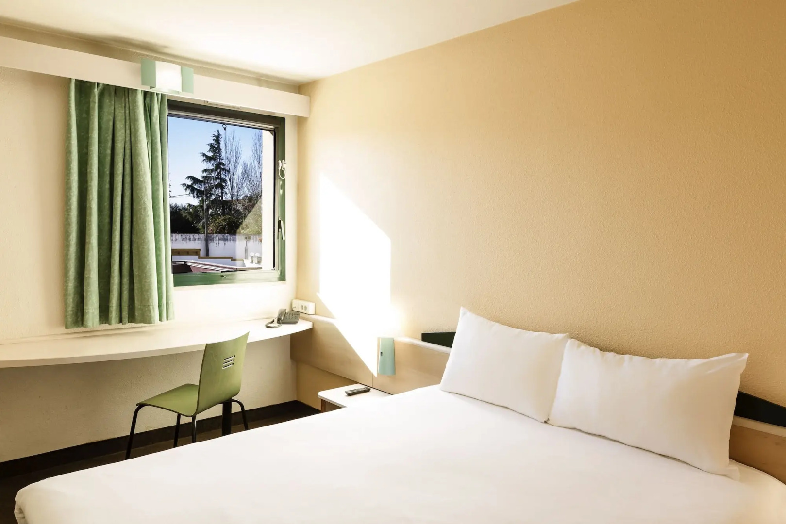 ibis Porto Sul Europarque